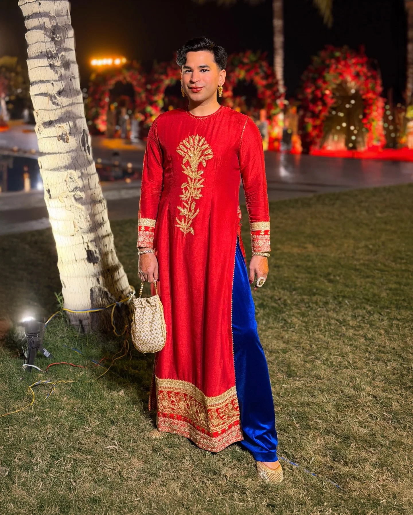 udai purrr 💅🏽 celebrating the cuties @karismab and prem 💕💕

outfit and earrings: @houseofmasaba @masabagupta 
pant: @kammallkirpalani 

#shaadi