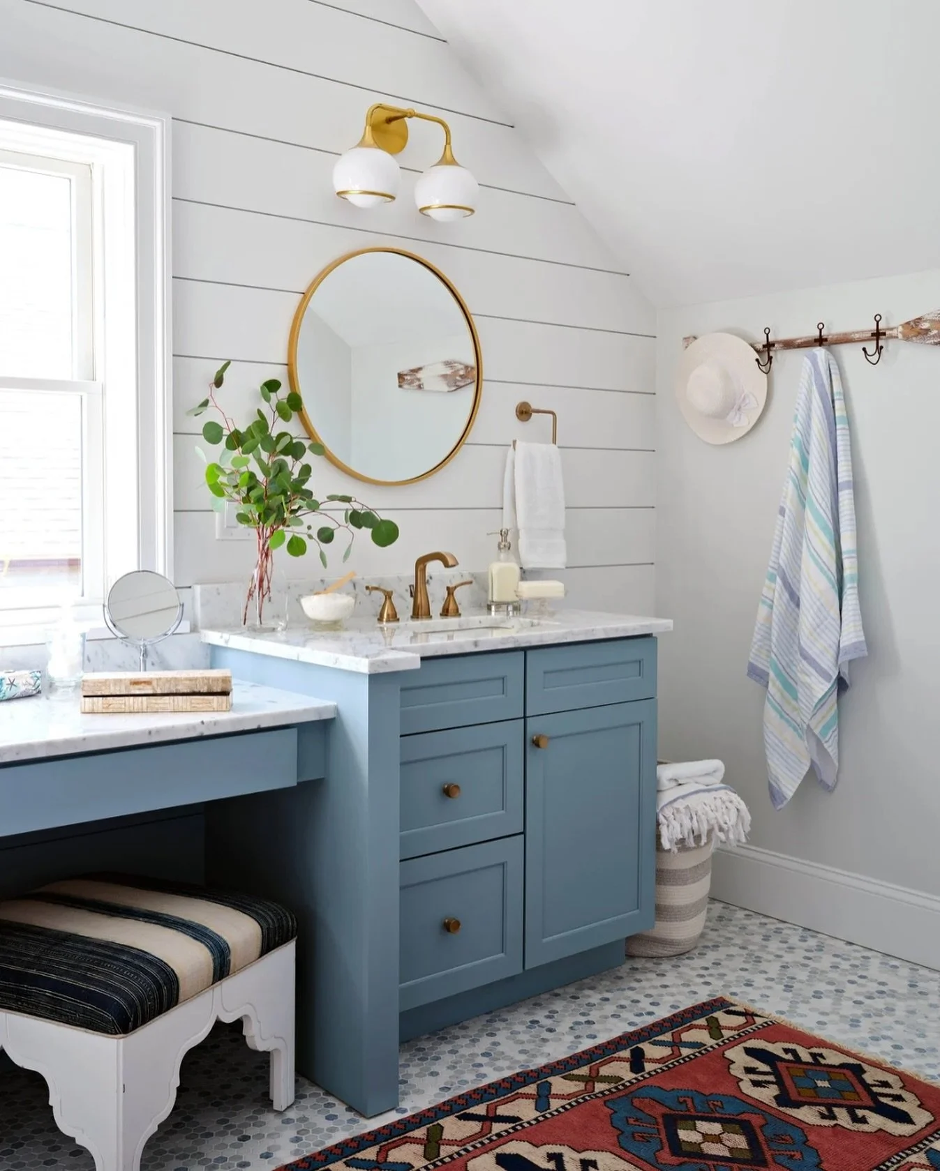 What better place to freshen up after a day in the sun than this breezy, coastal-inspired bathroom?⁣
⁣
⁣
Interior design: @robingannoninteriors⁣
Photography: @dancutronaphoto⁣
⁣
⁣
⁣
⁣
⁣
⁣
⁣
⁣
⁣
⁣
⁣
⁣
⁣
⁣
⁣
⁣
⁣
⁣
#bathroomsofinstagram #bathroomstyle #