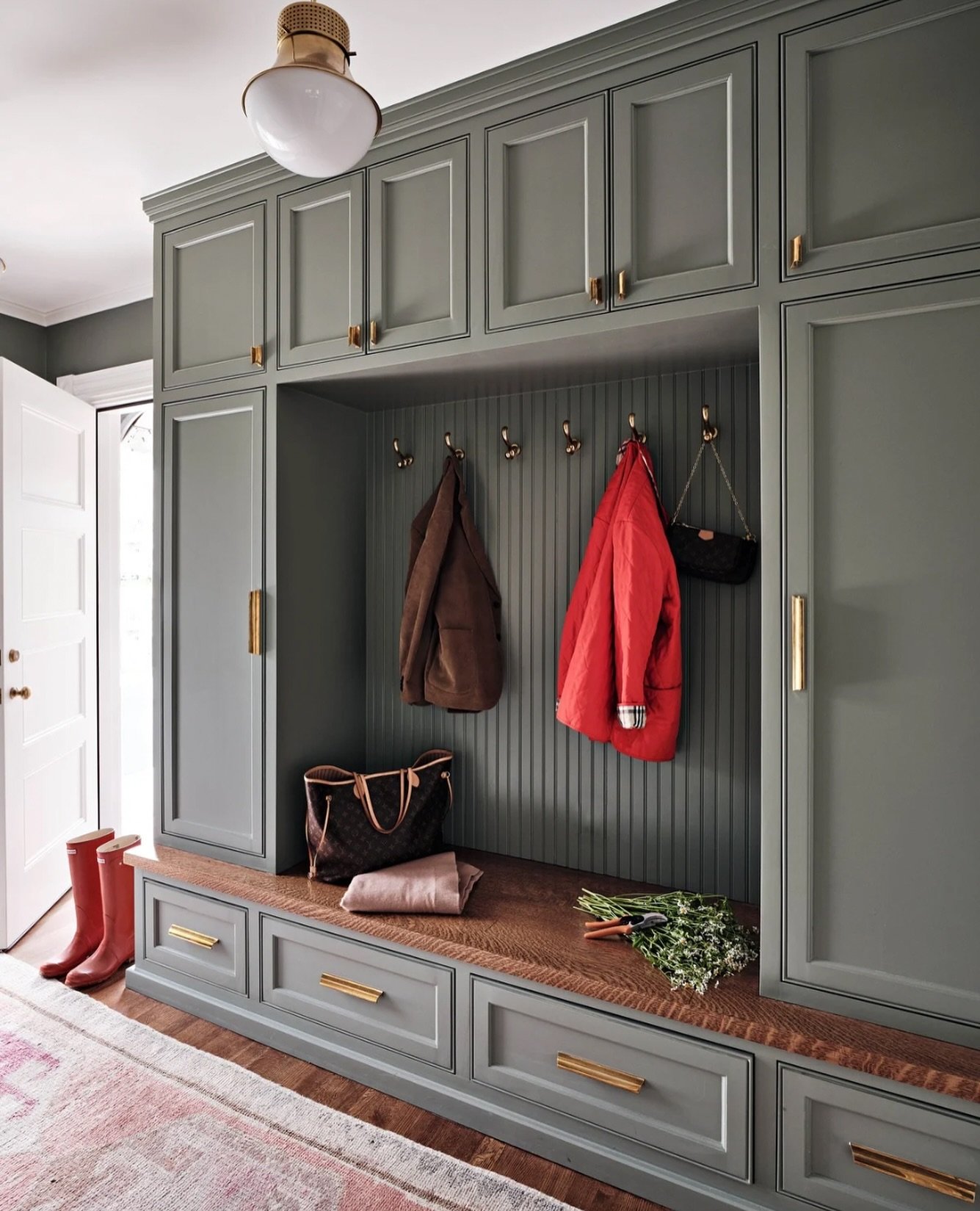Whether it&rsquo;s sandy flip-flops or snow-covered boots, this mudroom takes it all in stride.⁣
⁣
⁣
⁣
Interior design: @robingannoninteriors⁣
Builder: @highline_constructionllc⁣
Photography: @dancutronaphoto⁣
⁣
⁣
⁣
⁣
⁣
⁣
⁣
⁣
⁣
⁣
⁣
⁣
⁣
⁣
⁣
⁣
⁣
⁣
#mud