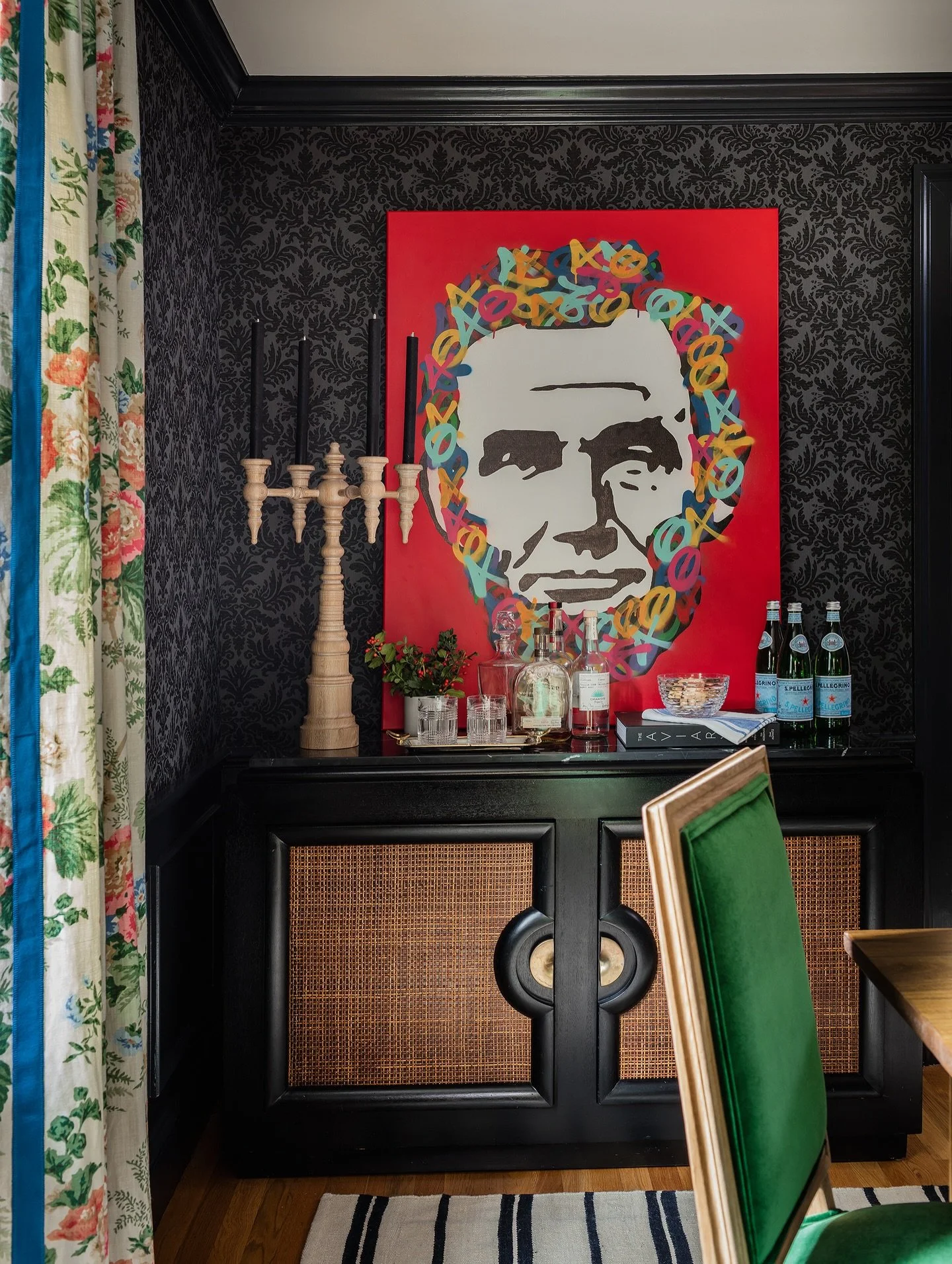 We have to be honest, Abe&hellip; we don&rsquo;t know where to fall on the eternal &ldquo;Presidents&rsquo; / Presidents / President&rsquo;s&rdquo; Day apostrophe debate. (Please feel free to chime in below!) ⁣
⁣
⁣
Interior design: @robingannoninteri