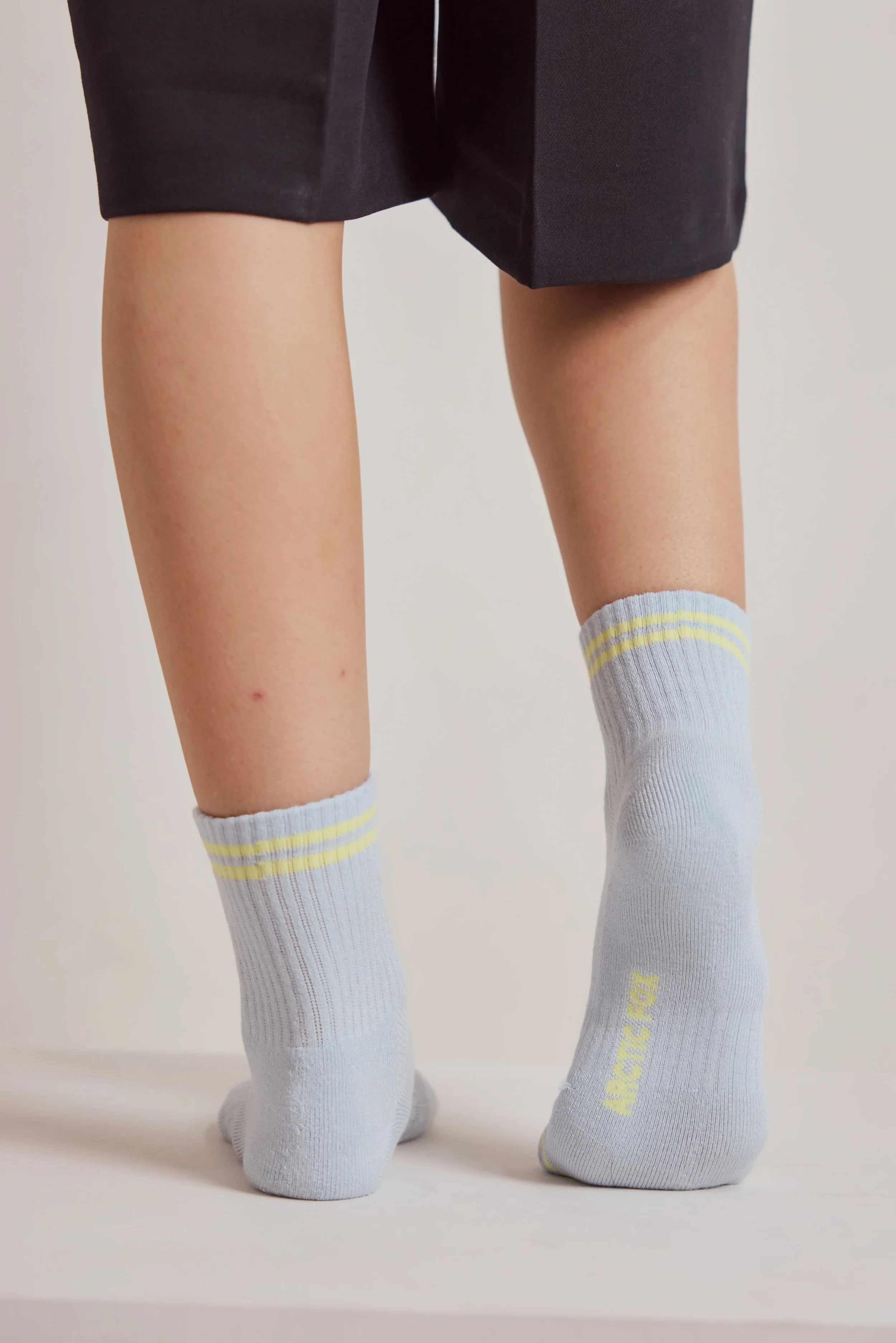 arctic-fox-bamboo-everyday-striped-socks-sky-blue-26-2.webp