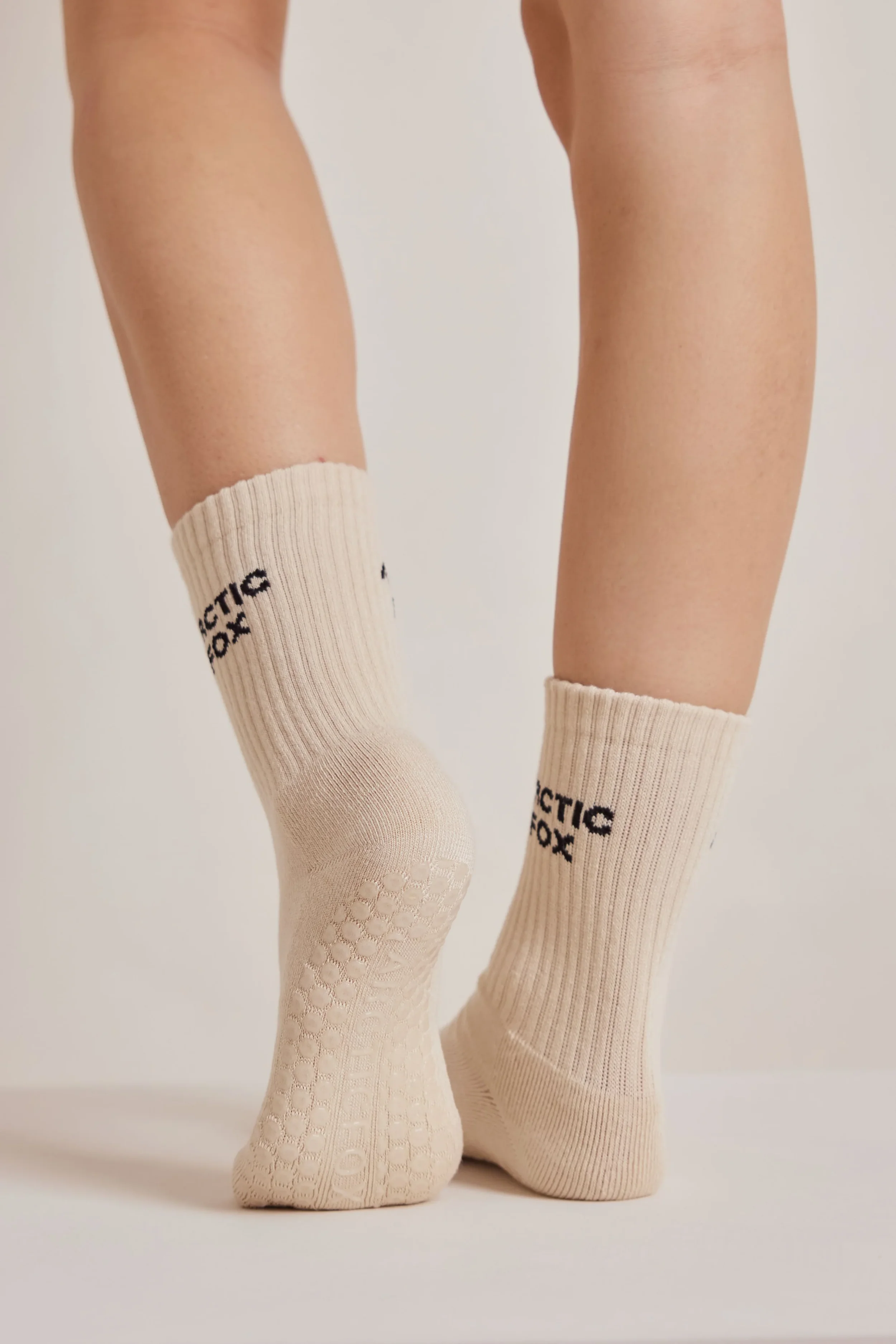 arctic-fox-bamboo-gel-pilates-socks-off-white-26-4.webp