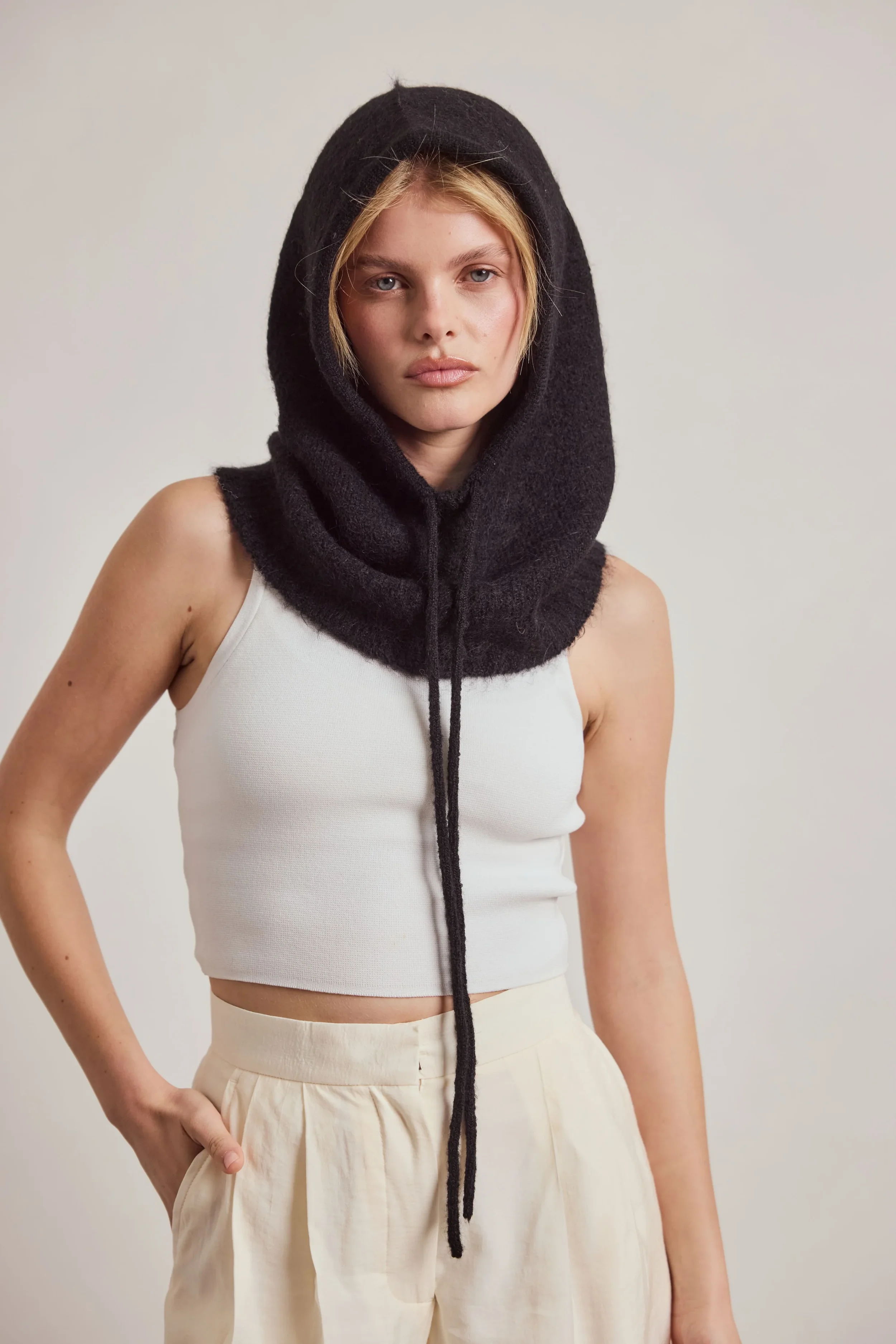 arctic-fox-alpaca-wool-drawstring-hood-black-26-6.webp