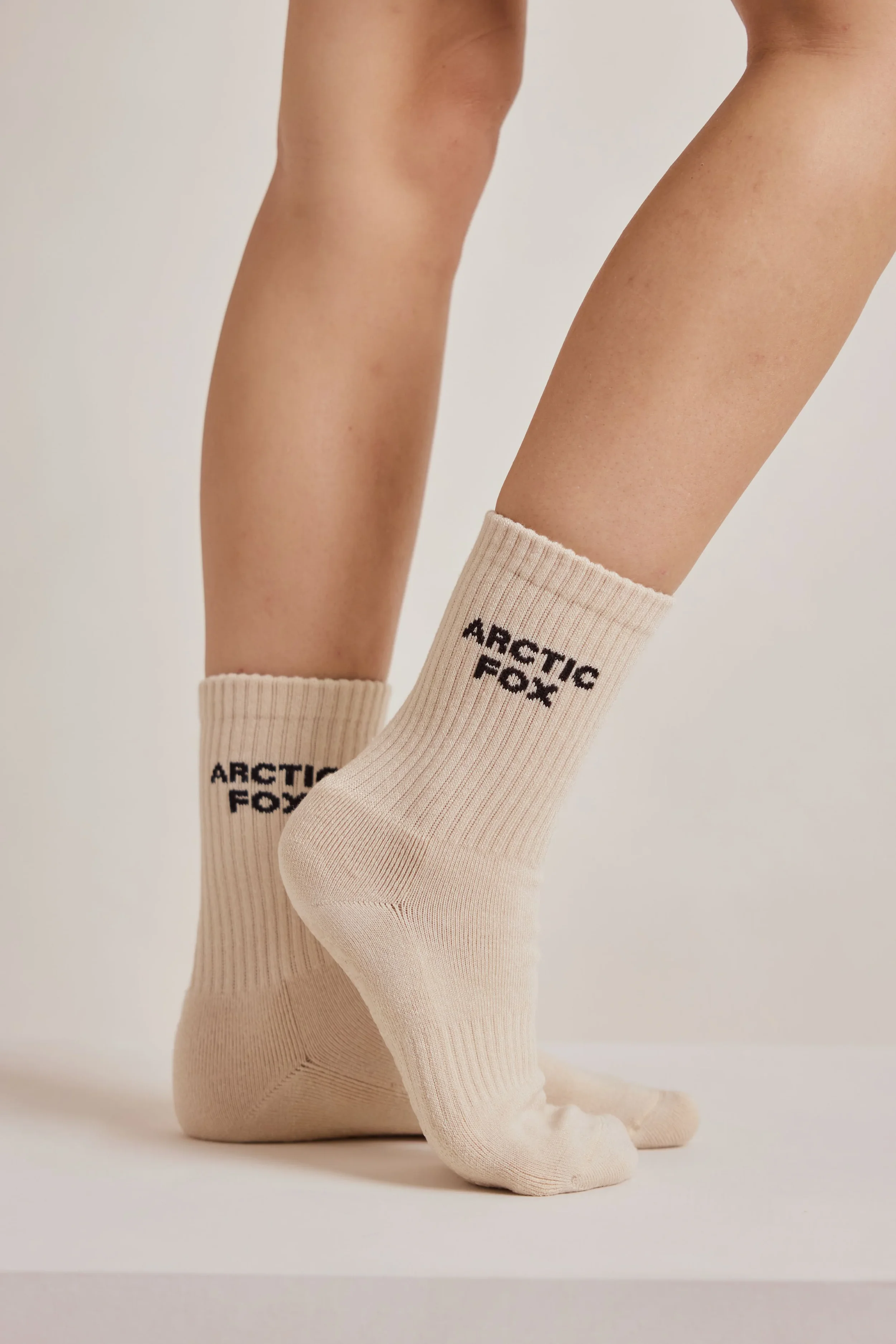 arctic-fox-bamboo-gel-pilates-socks-off-white-26-1_c8c793cc-464c-48a0-a69b-9aecb819378d.webp