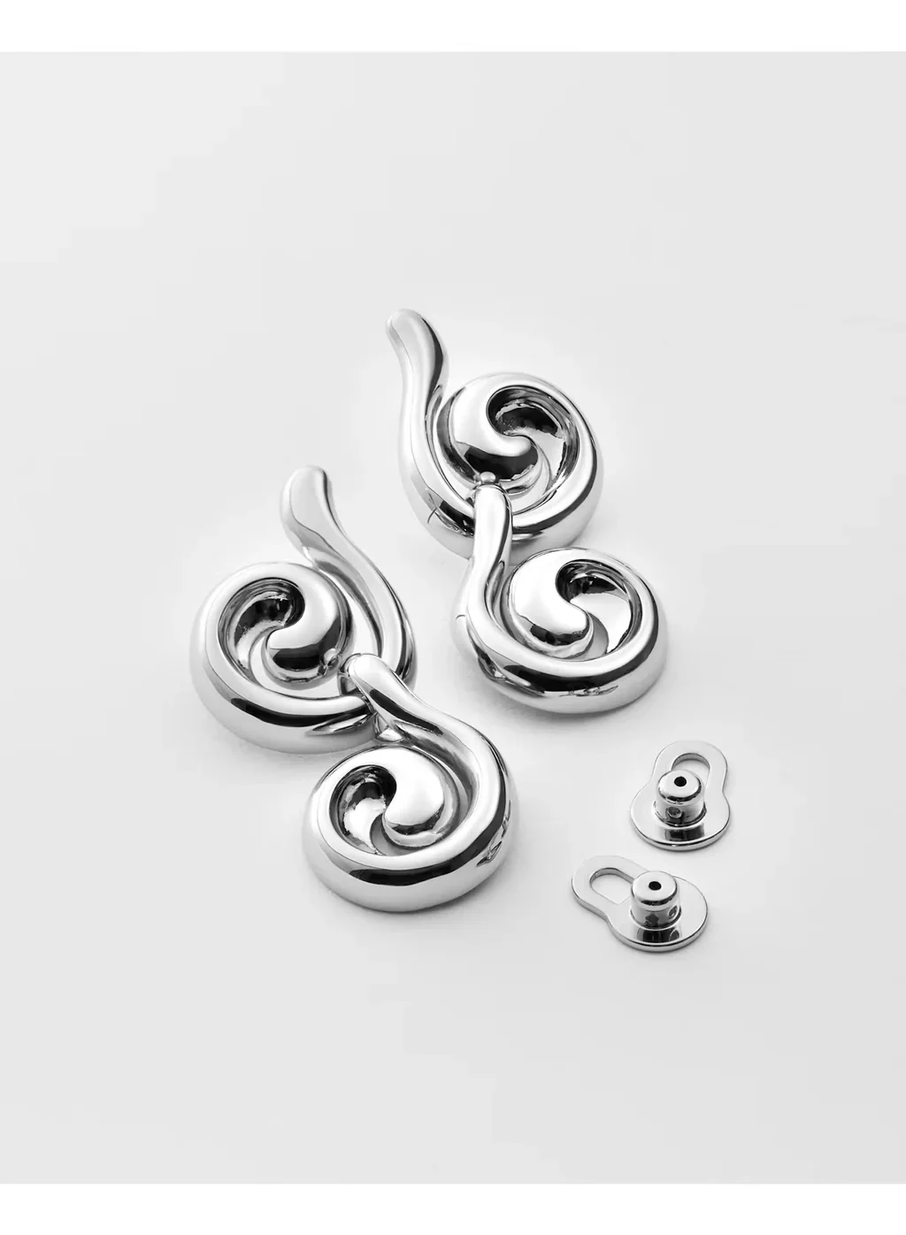 JB3546-HPS-Small-Nico-Earrings_1.webp