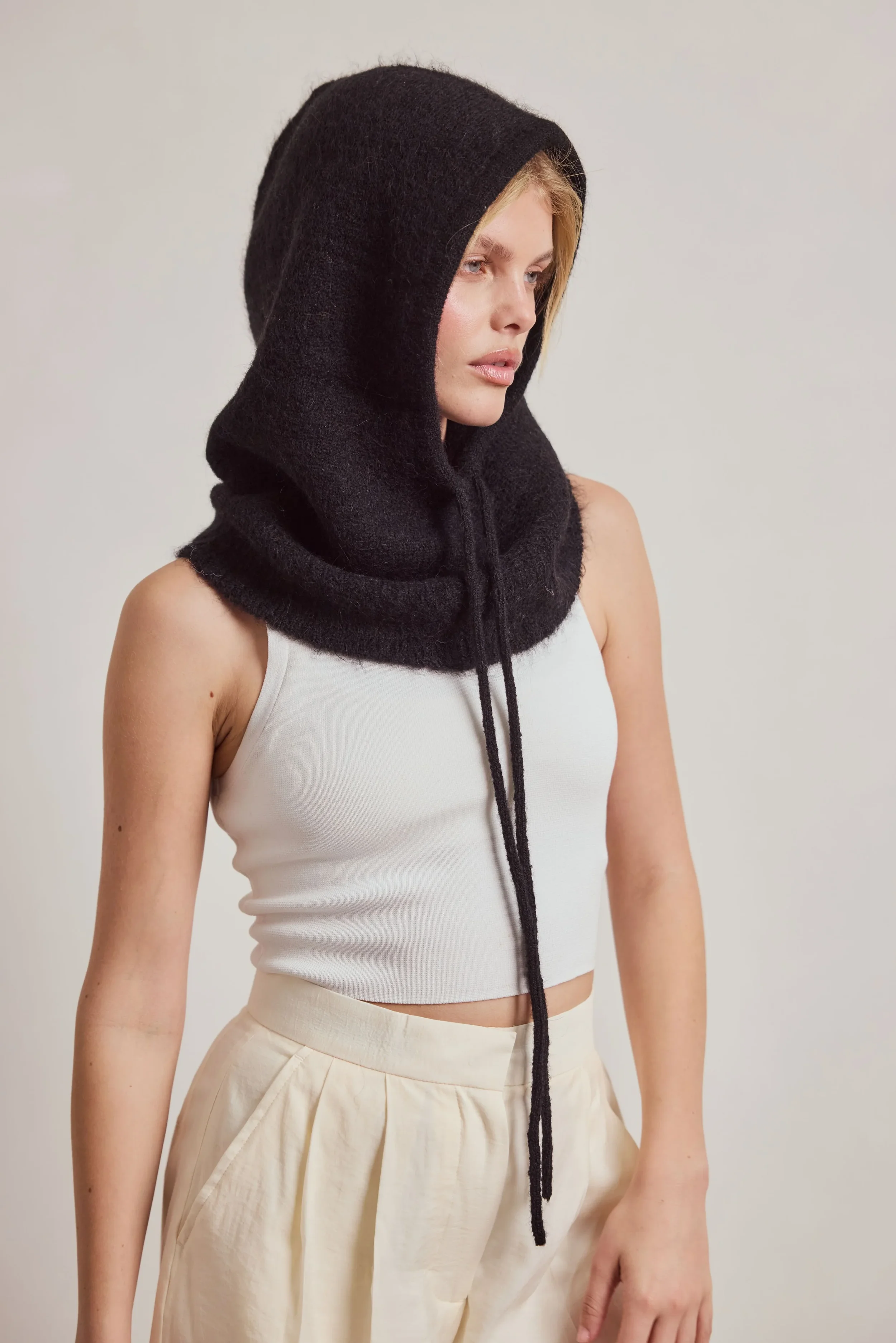arctic-fox-alpaca-wool-drawstring-hood-black-26-7.webp