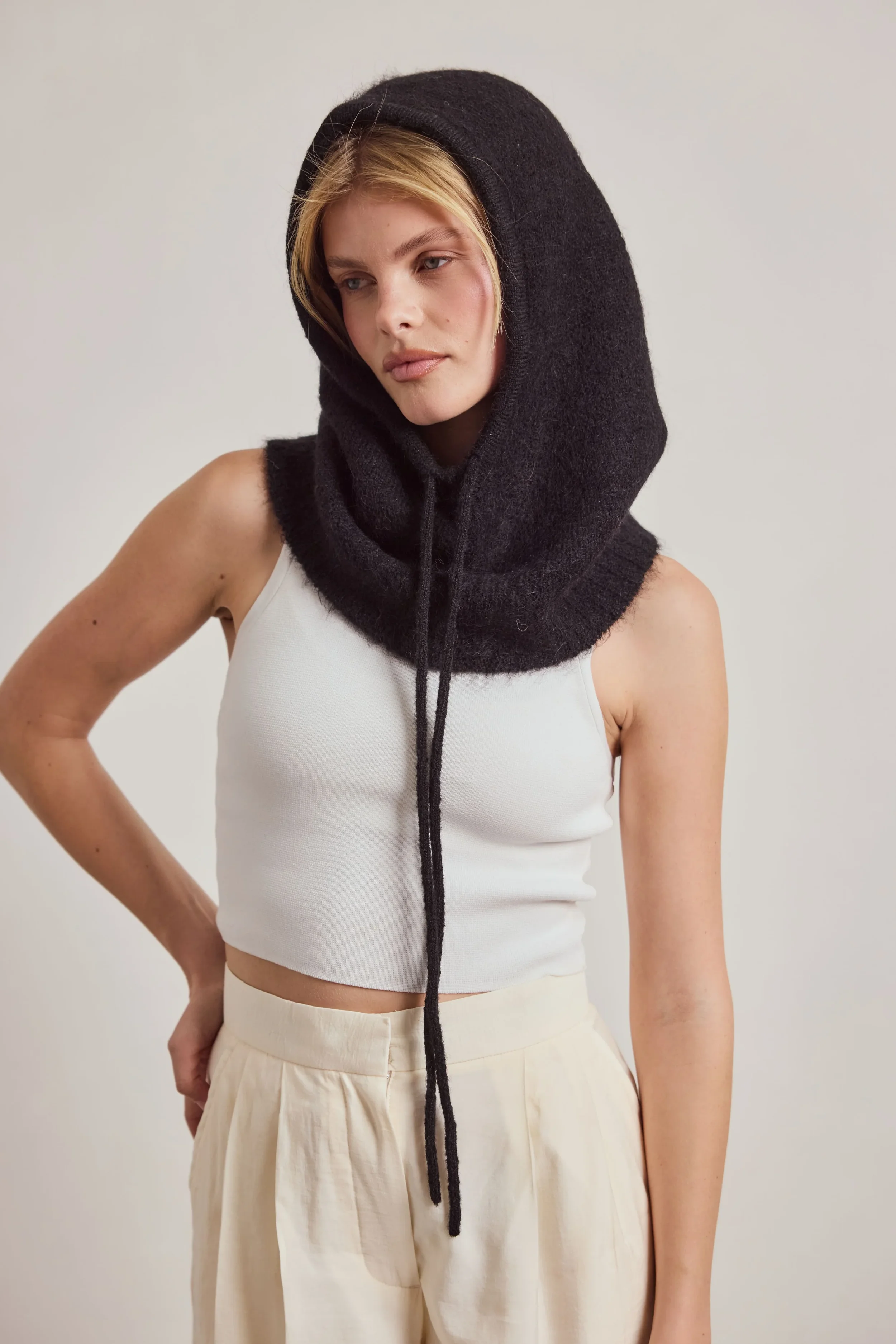 arctic-fox-alpaca-wool-drawstring-hood-black-26-5.webp
