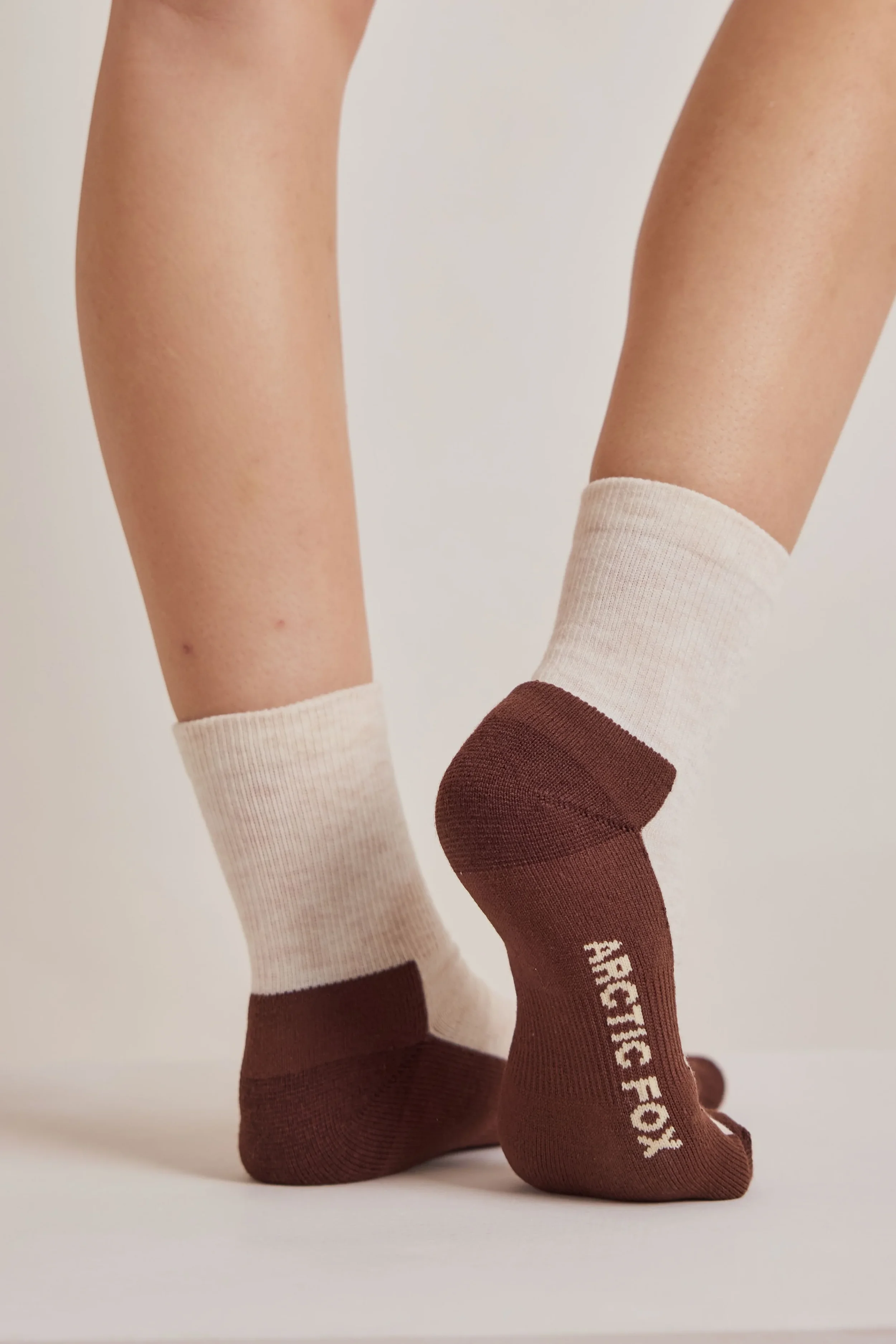 arctic-fox-merino-hiking-sock-white-brown-26-2.webp