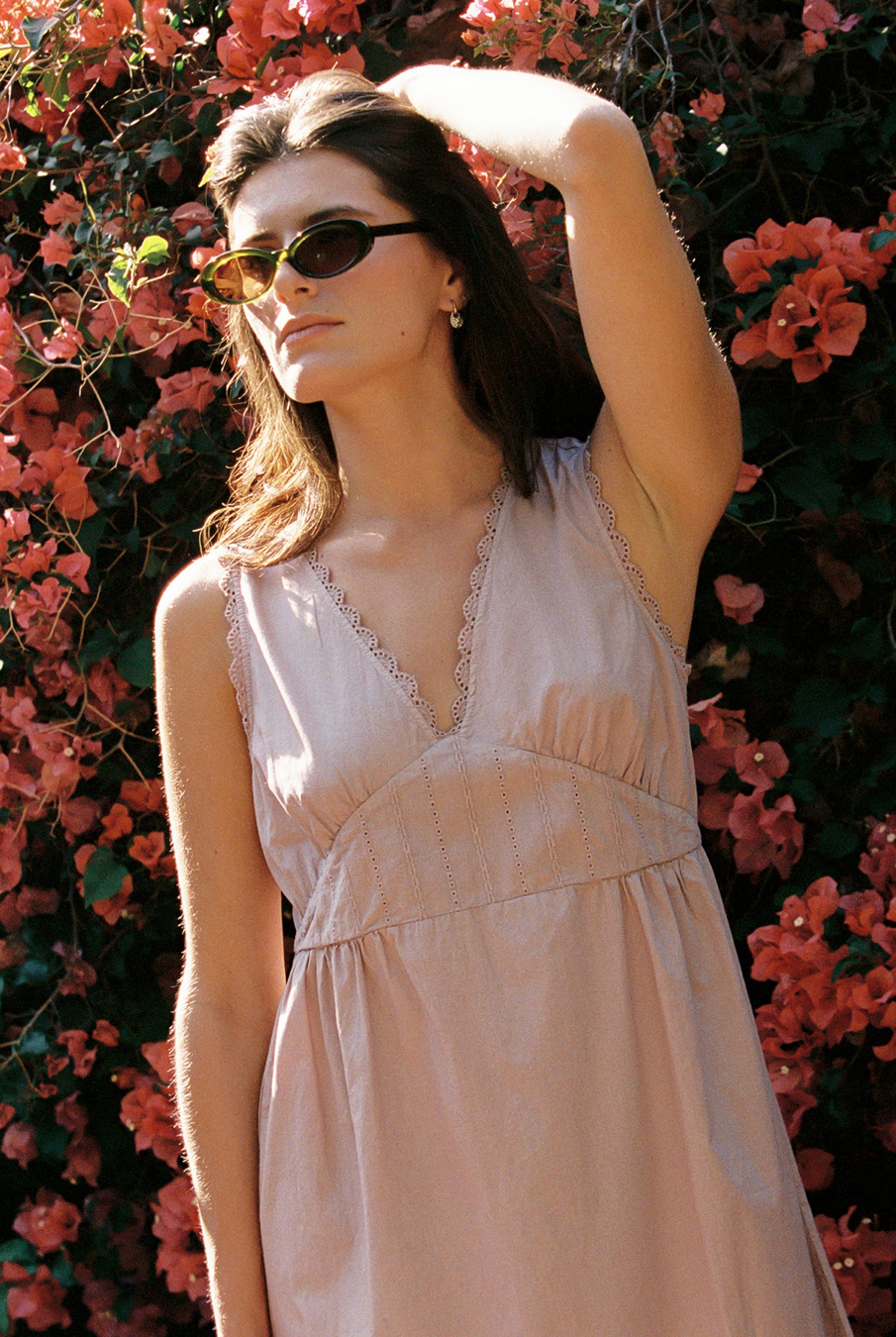 la-dress--.png
