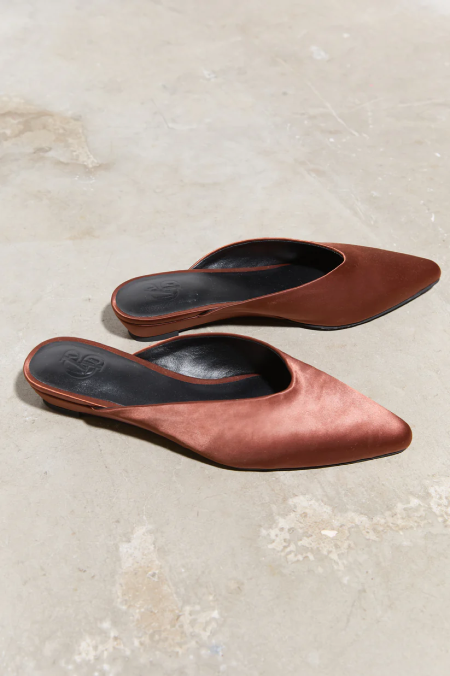 BL0SHOE.png
