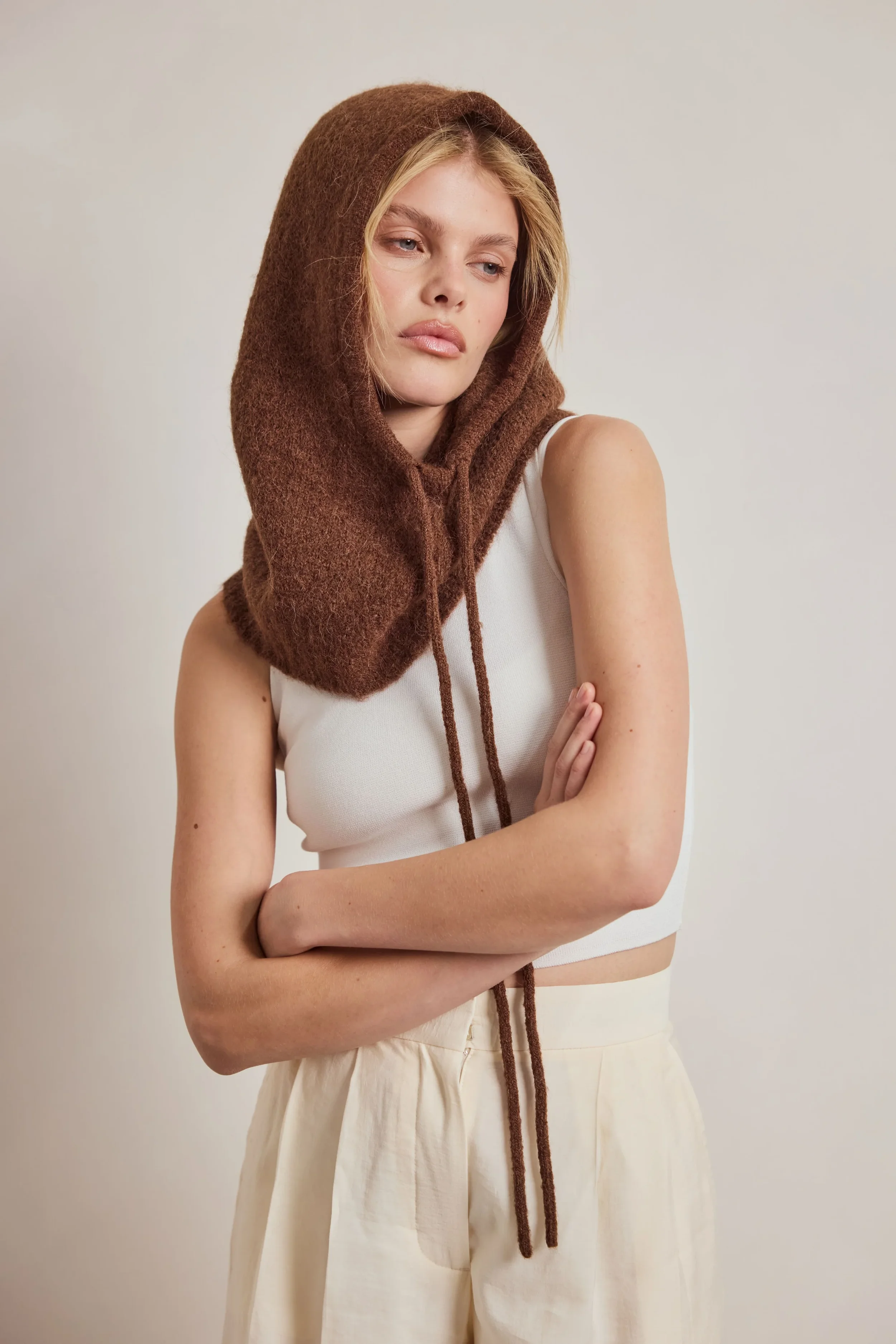 arctic-fox-alpaca-wool-drawstring-hood-brown-26-7.webp