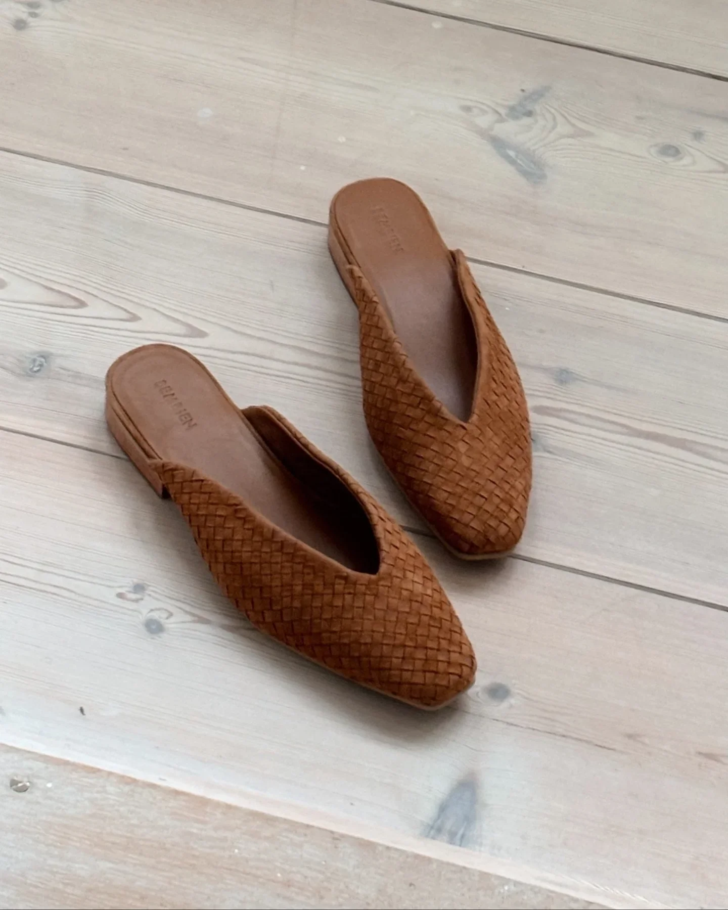 BEMBIEN-Faye-Woven-Copper-Suede_1440x1800.webp