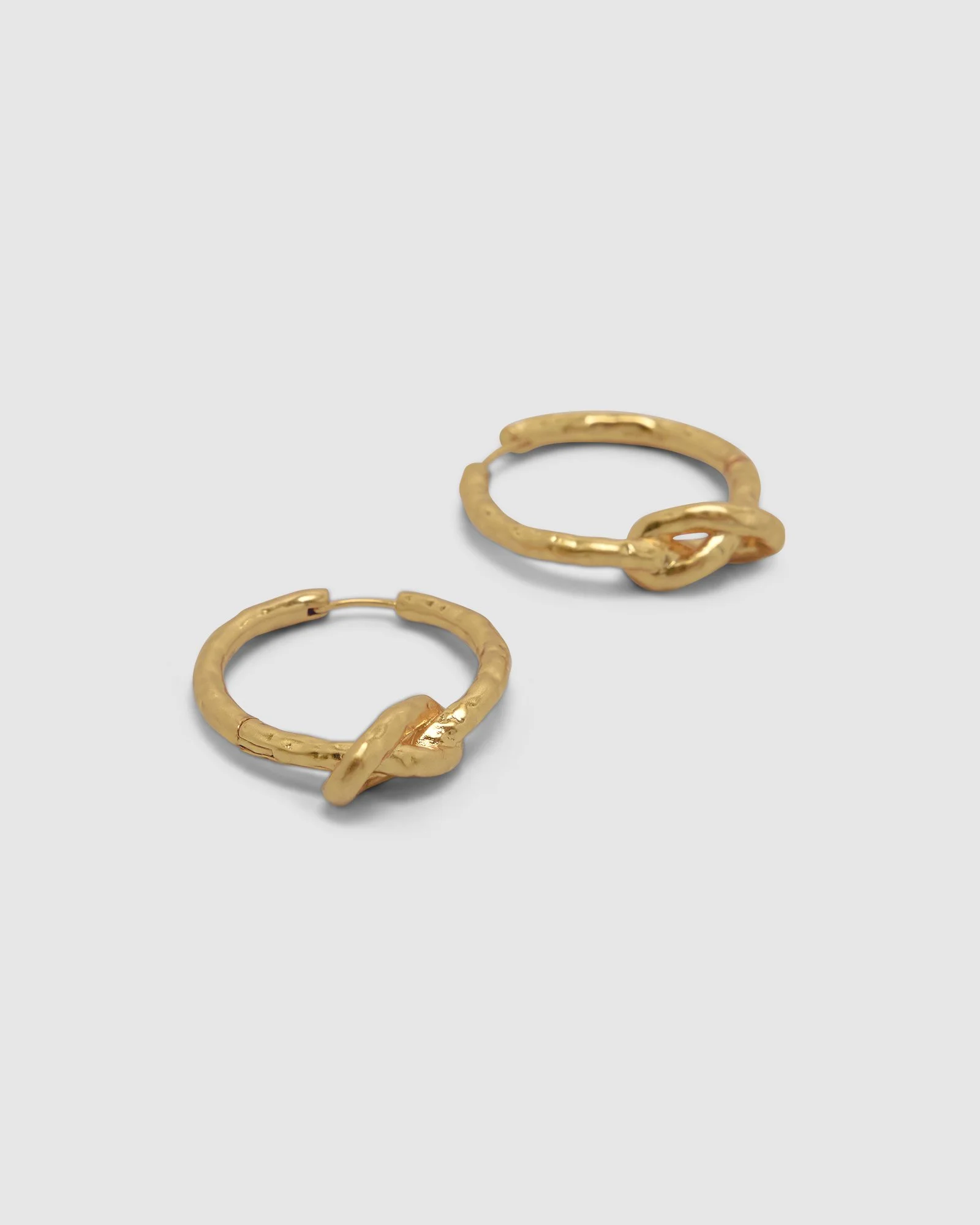 BL _ SS26 - KNOTTED HUGGIES - GOLD - SIDE.jpg