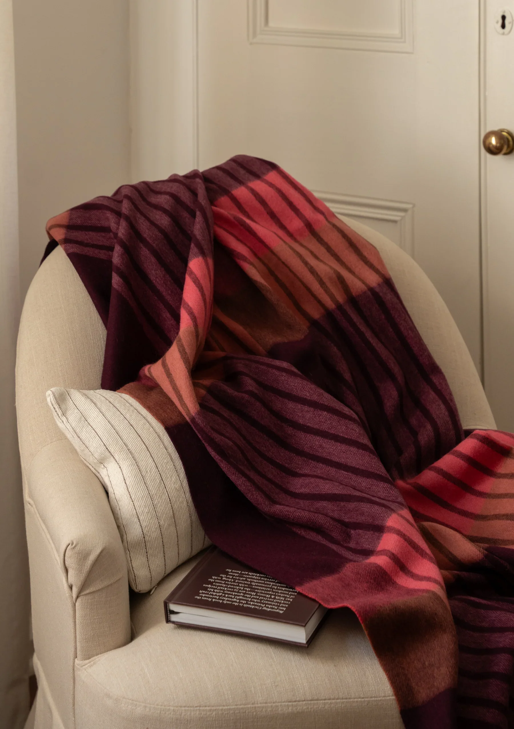 LBLSTPKC-LambswoolBlanket_PinkPopStripe-1_2_a5fad54e-7f07-4904-a932-78d48e887ddf.webp