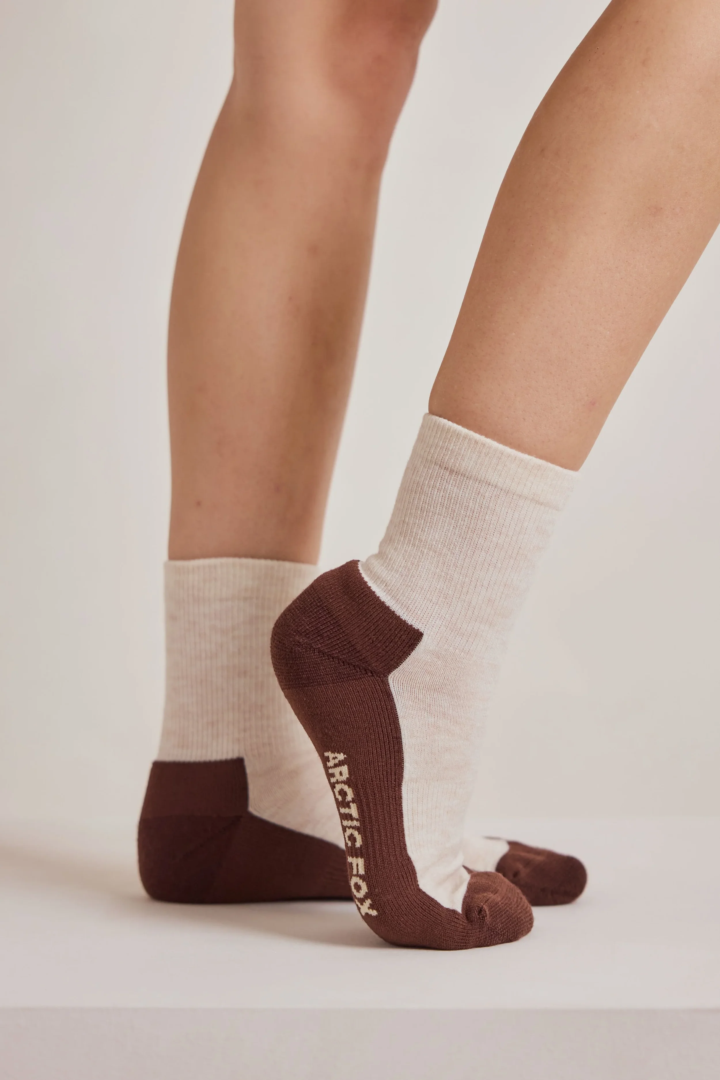 arctic-fox-merino-hiking-sock-white-brown-26-1.webp