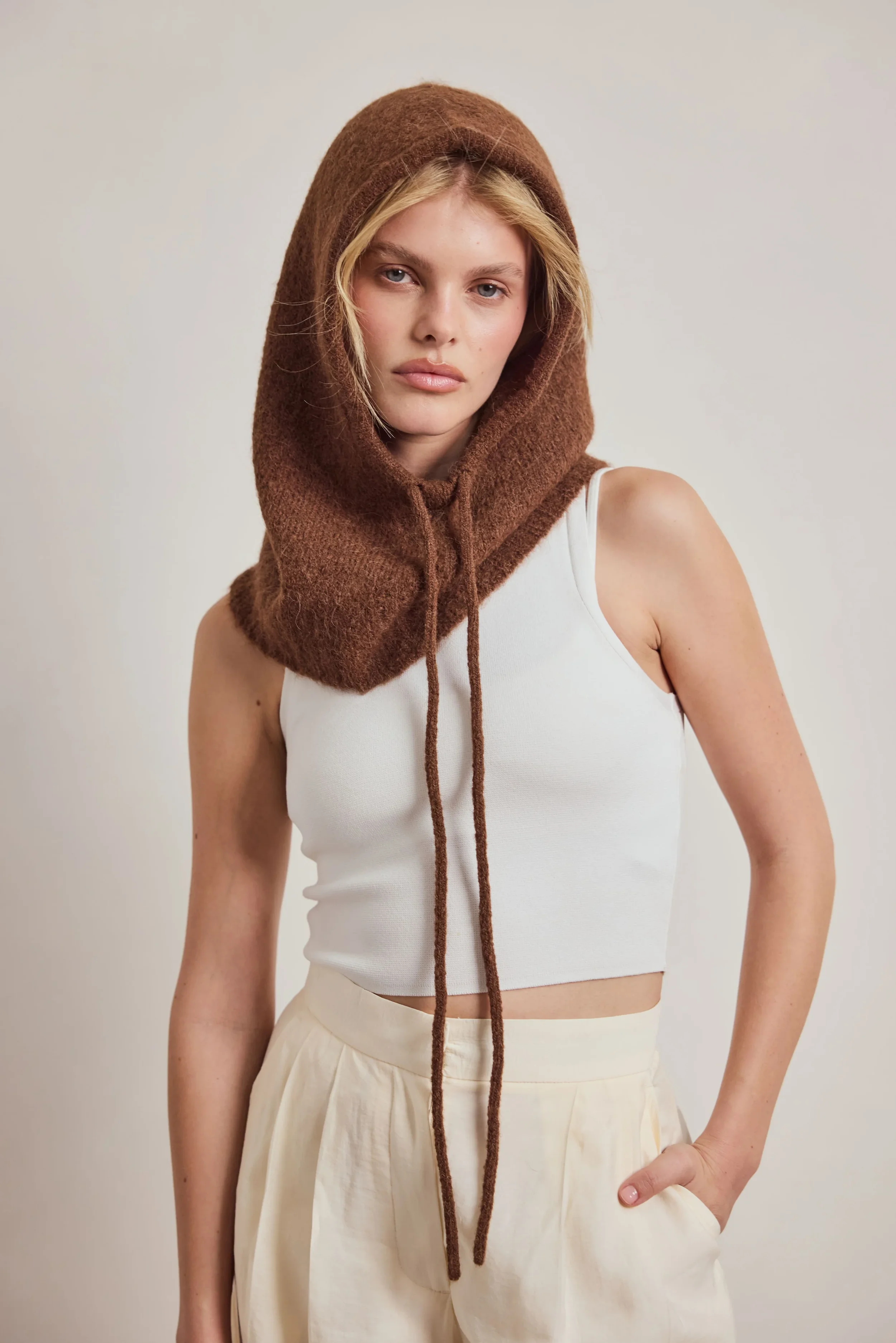 arctic-fox-alpaca-wool-drawstring-hood-brown-26-4.webp