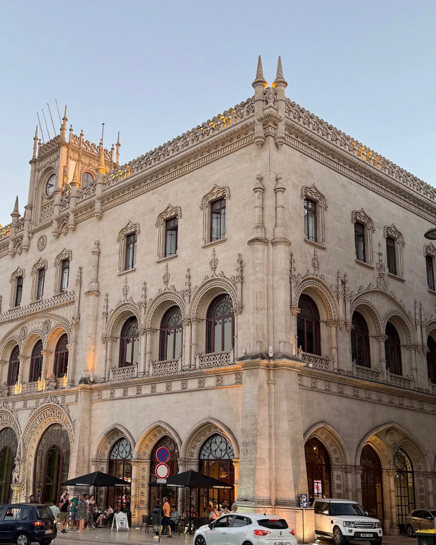 Lisbon&rsquo;s &lsquo;azulejos,&rsquo; or Portuguese tiles, are everywhere - and they are beautiful! One of our favorite parts of traveling around Lisbon.

These tiles are a part of the city&rsquo;s architectural identity, telling stories, reflecting