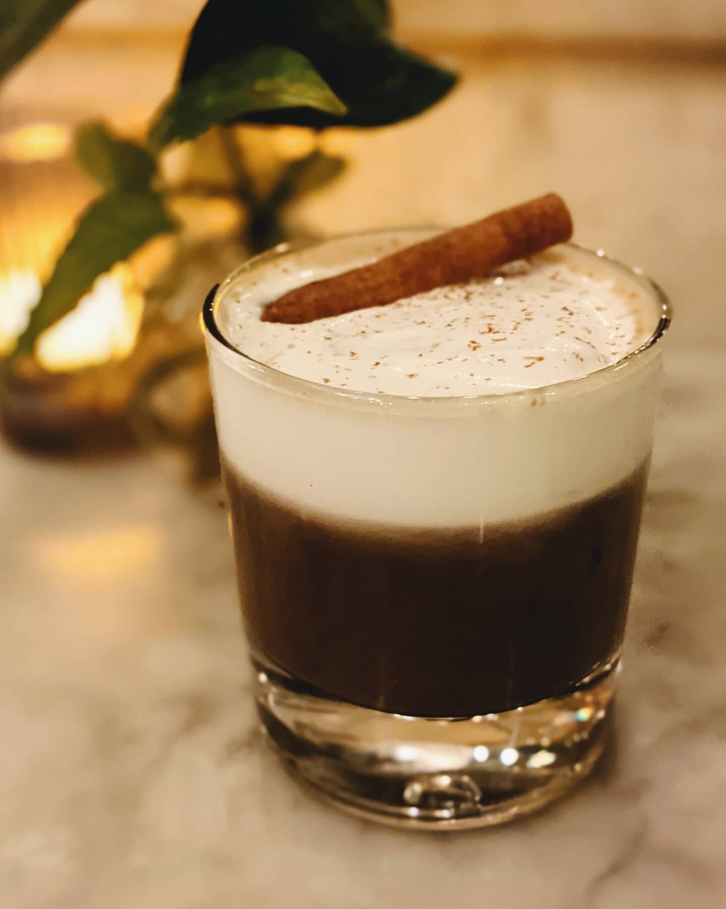 La R&ecirc;ve de Rub&eacute; is the new golden child cocktail of Endswell. Dreamed up by our very own @ruben.delahuerta, this rum based twist on an espresso martini is equal parts smooth and bold with a touch of velvety decadence. (ingredients: White