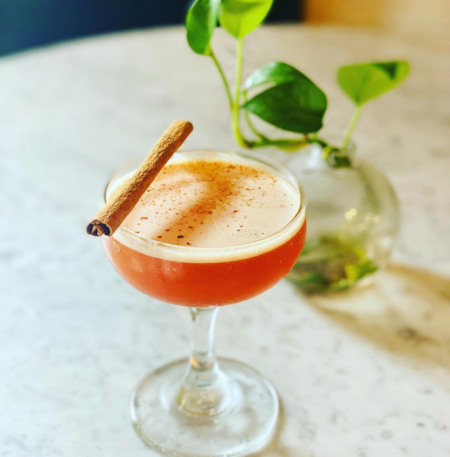 🚨 New drink alert!! 💃 Just in time for Fall, we present the latest addition to our cocktail menu: &ldquo;The Canelle&rdquo;, with Tequila, Aperol, Cynar, lemon and cinnamon 🍁 
.
.
.
.
.
.
.
.
.
.
.
.
.
.
#fallcocktails #fallishere #fallvibes #fall