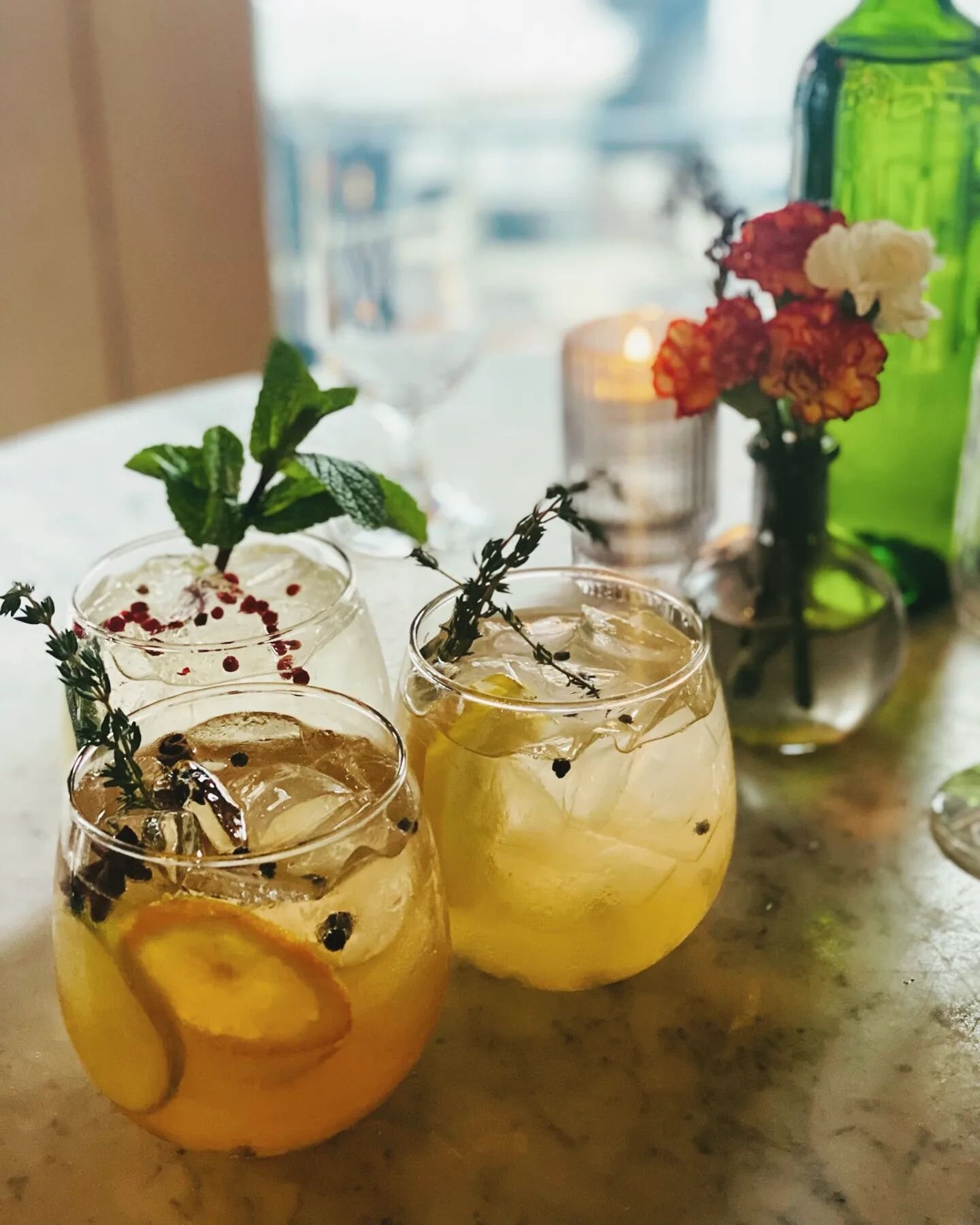 Spring is here! Pick your spritz:

1. [ Lumiere Spritz ] Gin, Lime, Tonic, Mint,  Cucumber, Champagne

2. [ Polyvalente Spritz ]White Rum, Dark Rum, Lime, Tonic, Thyme, Champagne

3. [ Morsure Spritz ] Bourbon, Ancho Reyes, Ginger, Lemon, Thyme, Soda