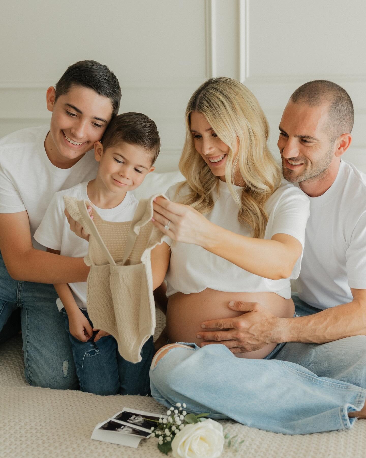 And then their family was complete! Happy to hear that mama got her girl 🤍 Congratulations to Bekka, Arash + their boys 🫶🏽 I can&rsquo;t wait to meet her!
&bull;
We had a beautiful morning in @space2create.sj! I highly recommend we book a session 