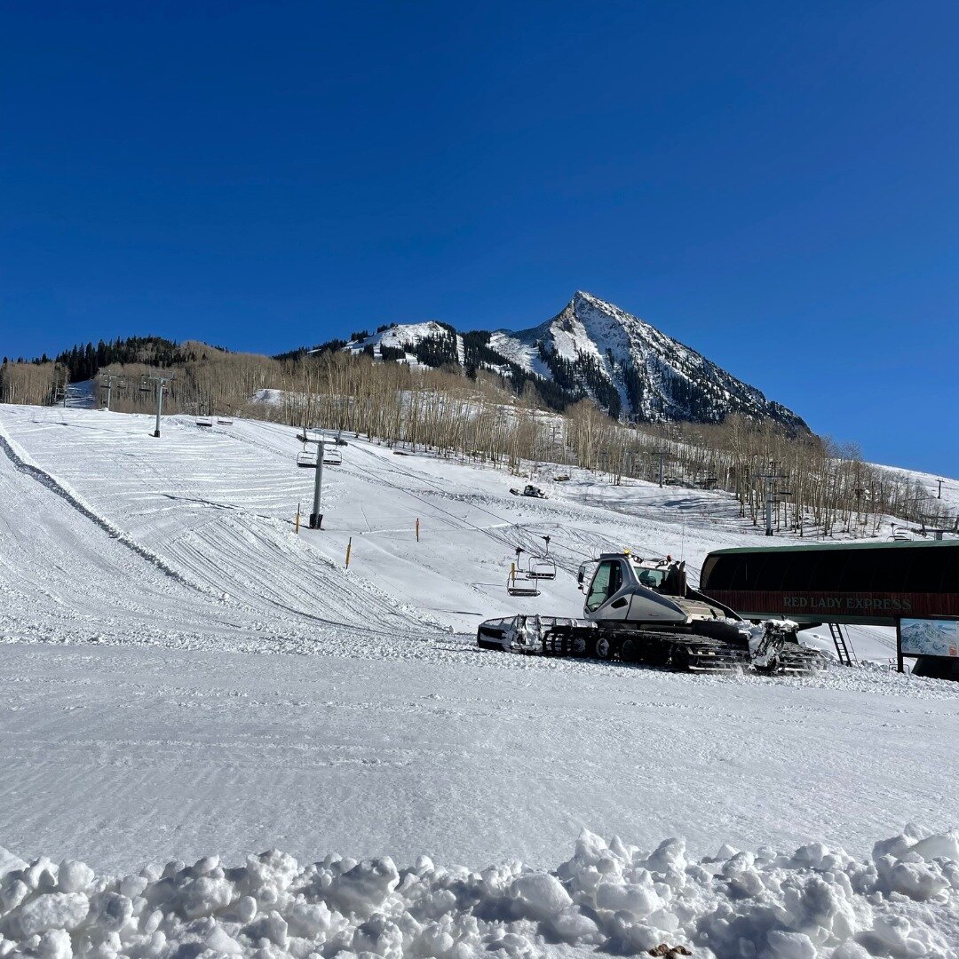 Hello March!  Time is flying by with a mere 5 weeks left to the ski season at Crested Butte Mountain Resort. With sunny skies today and another storm rolling in tomorrow, get out and enjoy! ⛷️❄️ <!-- Invalid Character -->❄️
.
.
.
.
.
#bringingdreamshome #bluebirdrealestate 