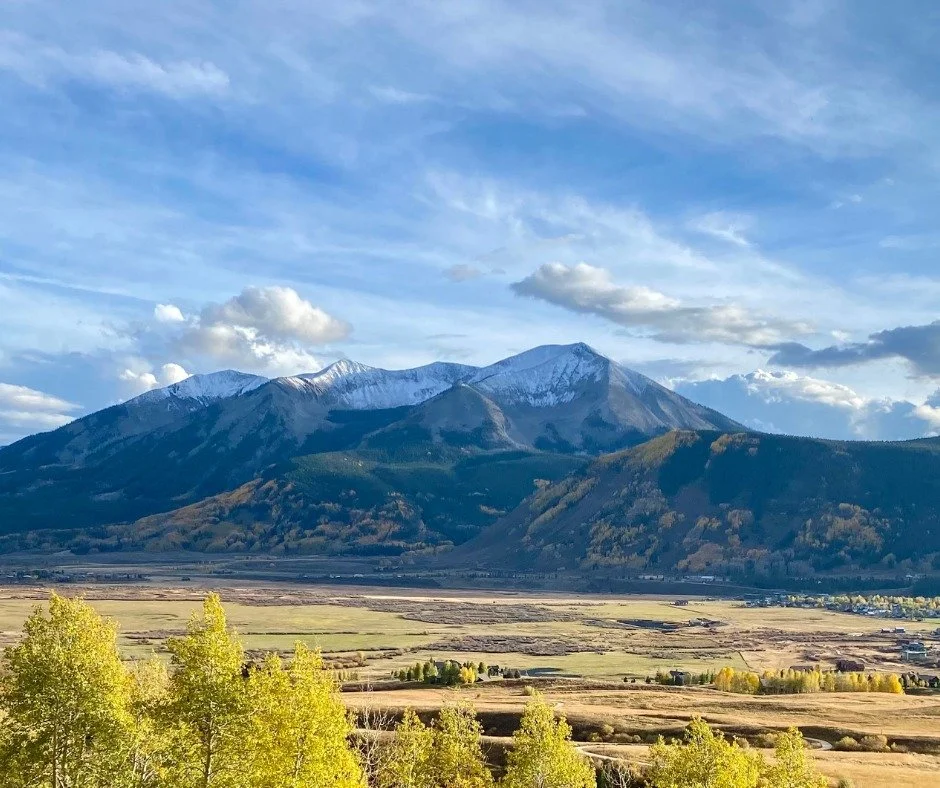 ⏰ Daylight Savings Time ends tonight at 2 AM! Don&rsquo;t forget to set your clocks back one hour. 🌞 These gorgeous fall days in Crested Butte are a gift &mdash; the perfect chance to get your home winter-ready! ❄️ 
&bull; Store outdoor furniture
&b