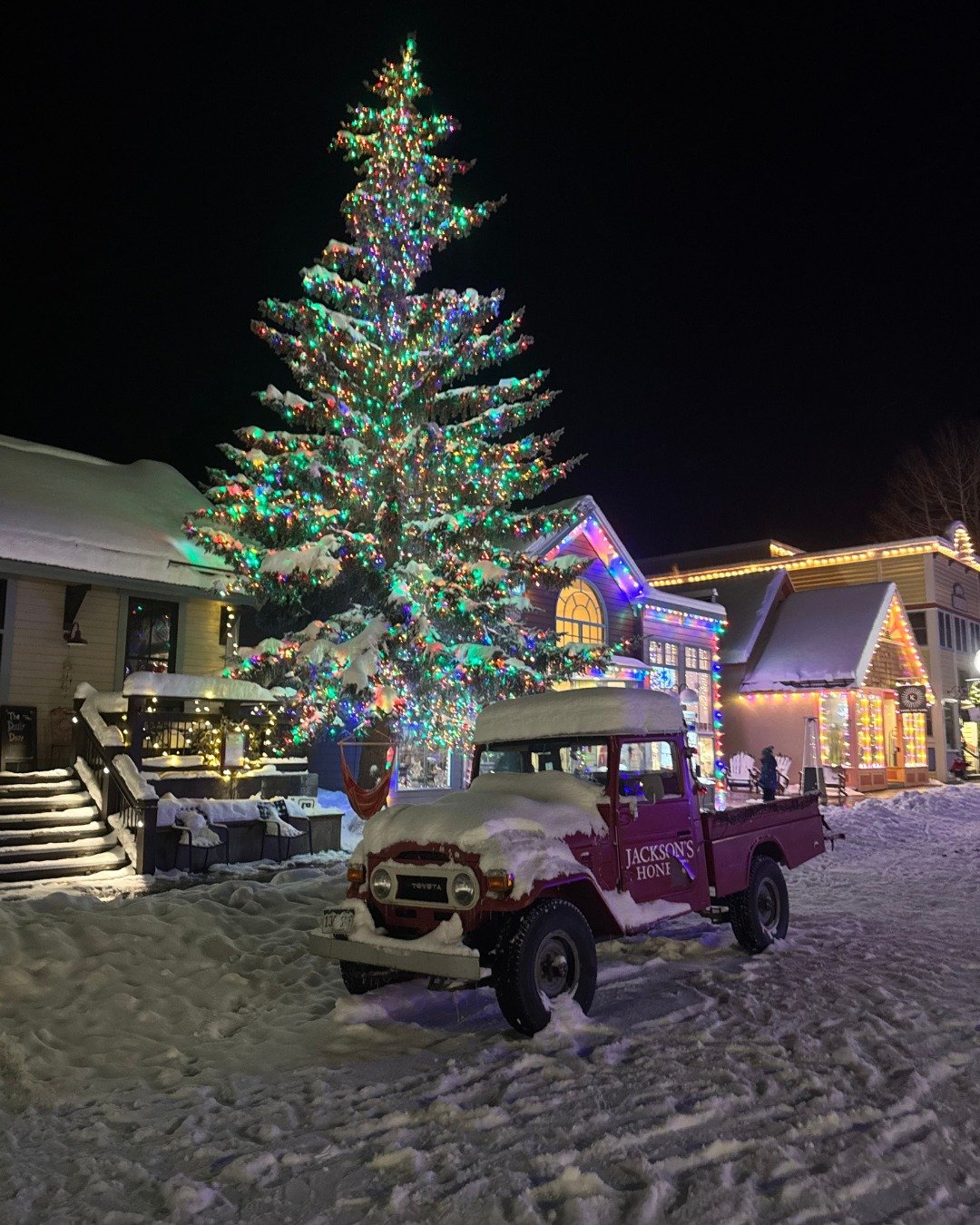 Ho-Ho-Ho &mdash; Merry Christmas! 🎄❄️ 🎅With both of my kids home this year, my heart ❤💚❤ is full. So grateful to relive our favorite traditions, soak up time together, and head to the mountain 🗻 It&rsquo;s the moments with your special peeps that