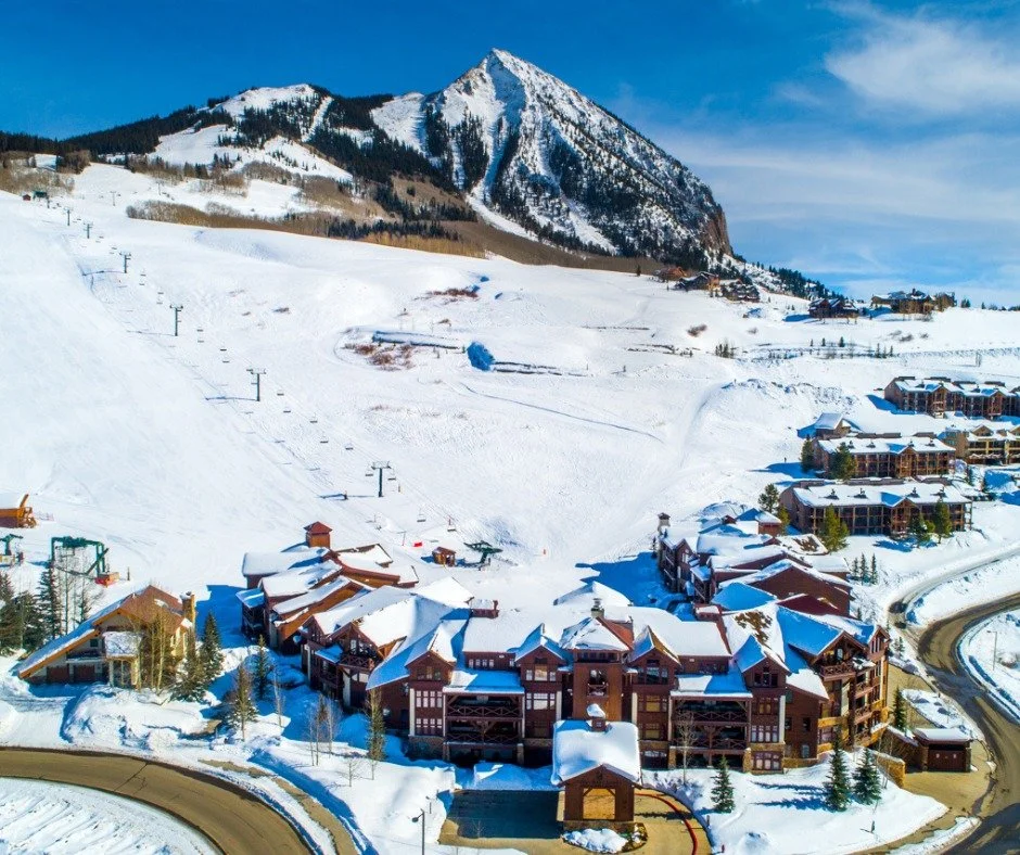 🏠Open House Today!
📍14 Hunter Hill Road | WestWall Lodge A204 | Mt. Crested Butte
 🕐 1 PM &ndash; 5 PM
.
.
Don't miss out! Come check out this incredible luxury unit at the WestWall Lodge in Mt. Crested Butte. Recently updated and in an unbeatable