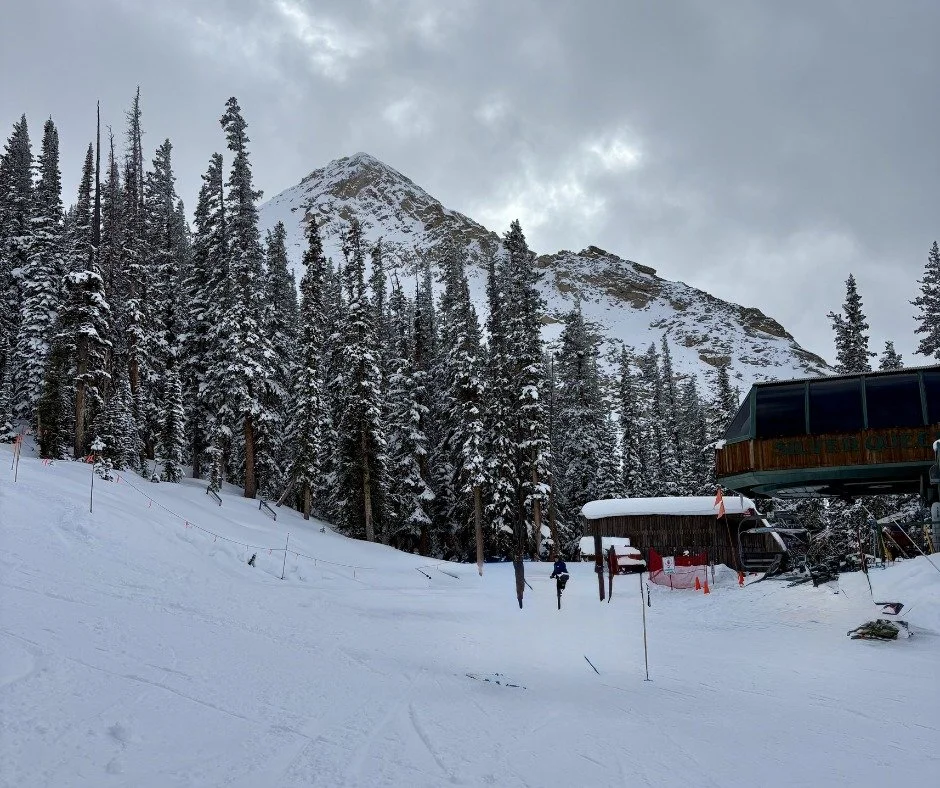 Happy Friday the 13th! ❄️ Looks like this &ldquo;unlucky&rdquo; day is flipping the script in Crested Butte &mdash; Ullr must be feeling generous! In the last 48 hours, we&rsquo;ve been blessed with 9 inches of fresh powder. Time to wax those skis an