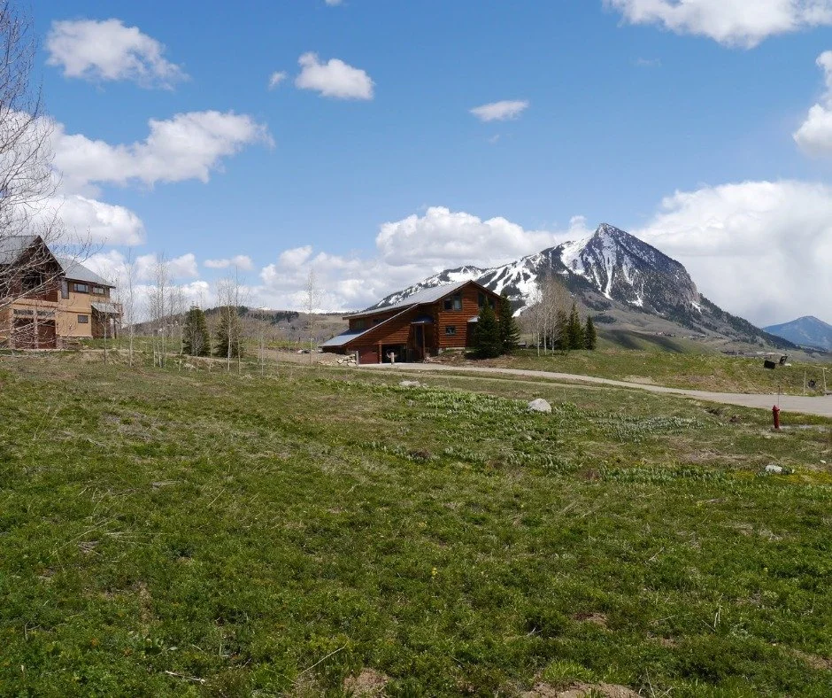 39 East Lane, located in Meridian Lake Park, is an exceptional homesite that offers great views of Crested Butte Mountain, as well as expansive down-valley views stretching toward Gunnison. Tucked away on a peaceful cul-de-sac, the property features 
