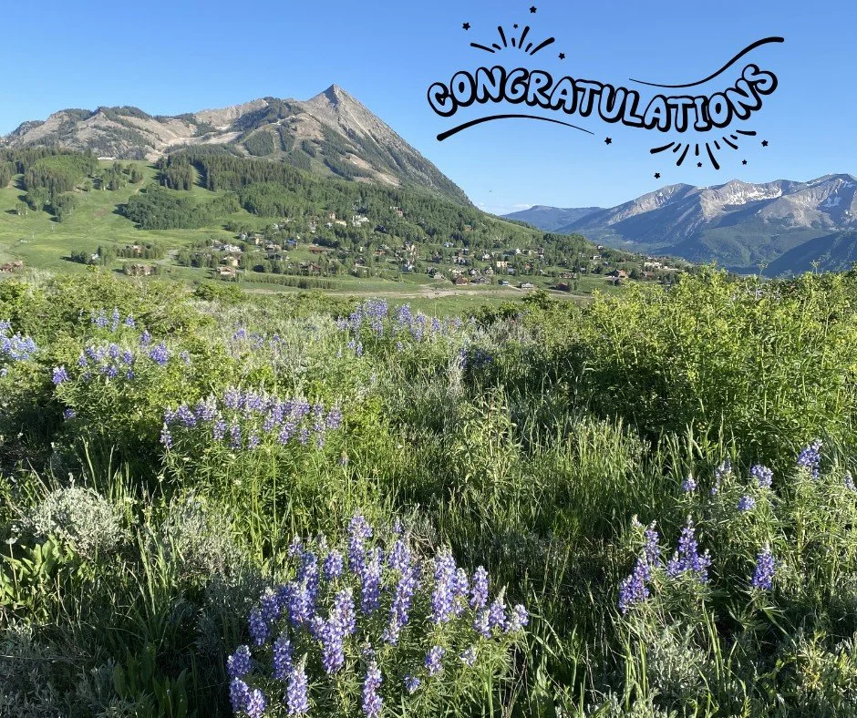 Happy Friday! A HUGE congratulations to all of the Crested Butte High School students graduating this weekend!  Brings back memories of my 2 graduates from  2014 and 2017 😳 &mdash; the future is bright, and oh, the places they will go! 🎓✨
.
.
In ot