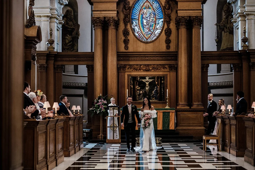 Jade and Adam&rsquo;s wedding ceremony at St Bride&rsquo;s Church on Fleet Street - 4