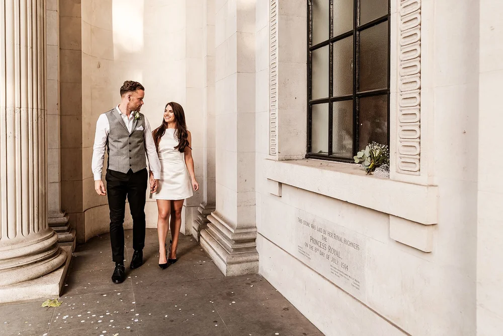 Wedding portraits in the cobbled streets and mews around Marylebone Town Hall - 8