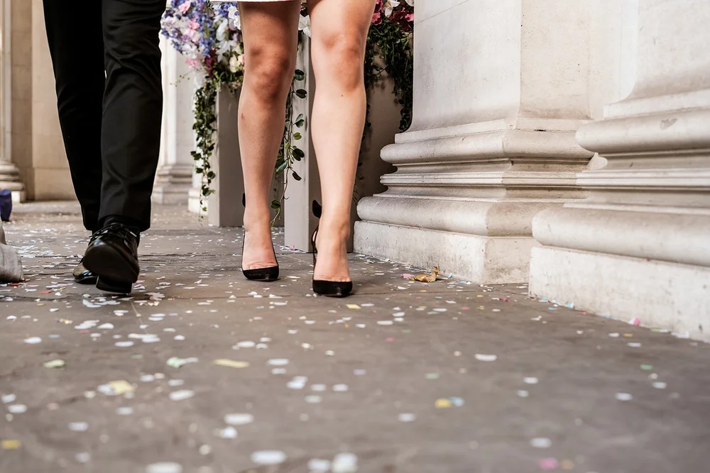 Wedding portraits in the cobbled streets and mews around Marylebone Town Hall - 9