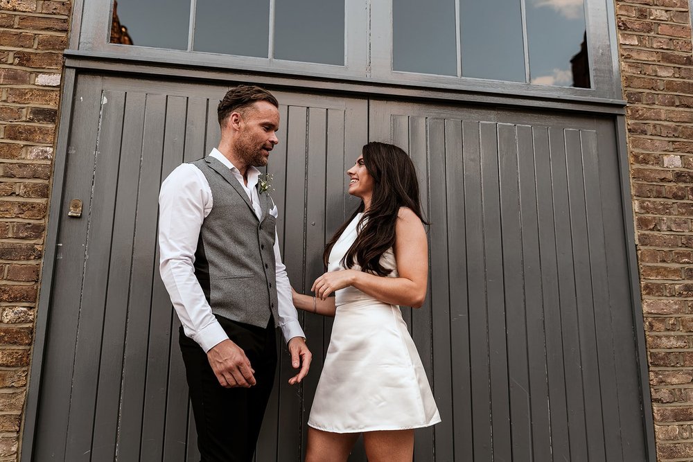 Wedding portraits in the cobbled streets and mews around Marylebone Town Hall - 13