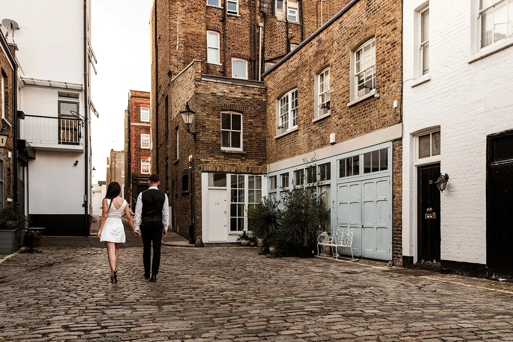 Wedding portraits in the cobbled streets and mews around Marylebone Town Hall - 15