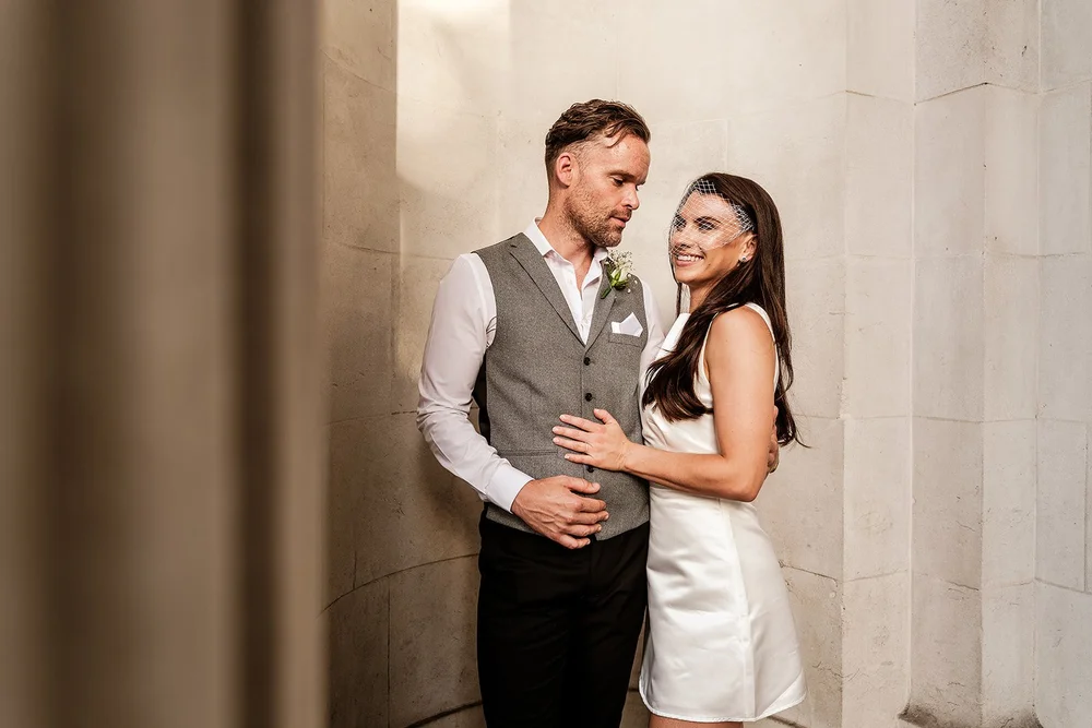 Wedding portraits in the cobbled streets and mews around Marylebone Town Hall - 3