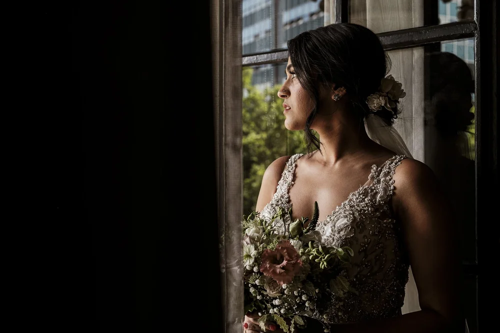Couple portraits at Marylebone Town Hall