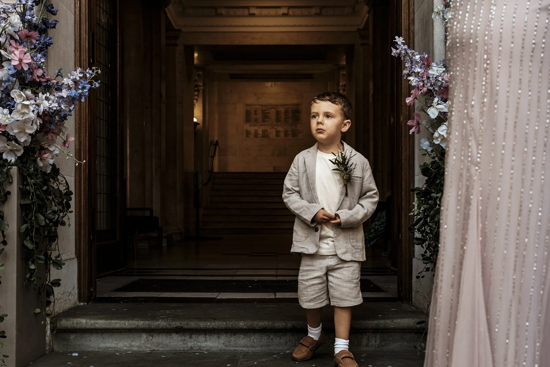 Old Marylebone Town Hall facade and steps on Marylebone Road, wedding photography by Oliver Holder - 3