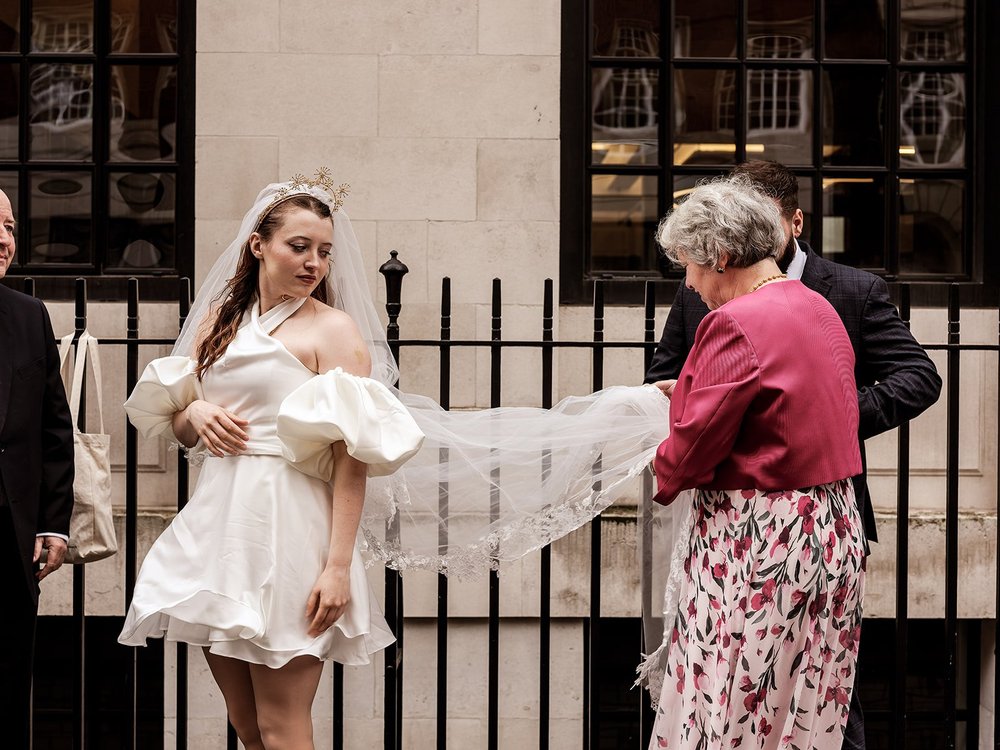 Helen getting ready with her family in Fulham before her London wedding - 6