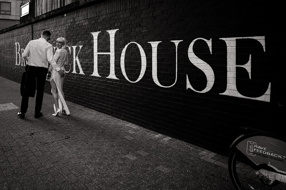 Modern city wedding portrait of Elisa and Greg in London
