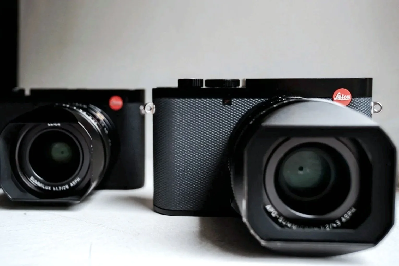 Oliver Holder&rsquo;s two Leica Q3 cameras, the kit that photographs every wedding