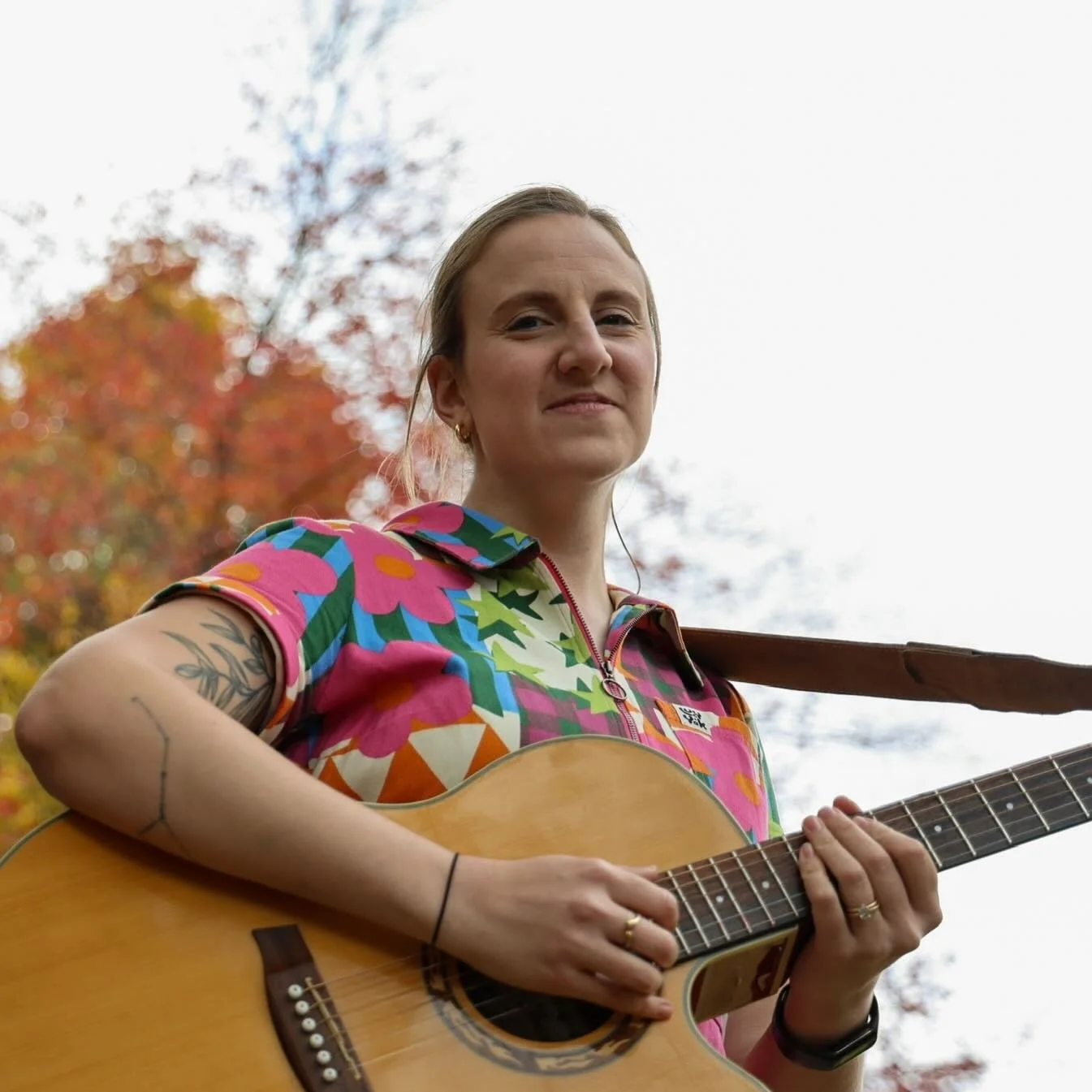 ✨ Hello! It&rsquo;s Caitlyn. 🤗 ⬇️

🎵 I am an indie-folk/pop singer, songwriter &amp; musician based outside Philly. 
🌲✍️ I feel most connected to the Earth &amp; myself when I am outside or writing. 
💫 I like to find the Big Dipper at night. 
⚡️ 