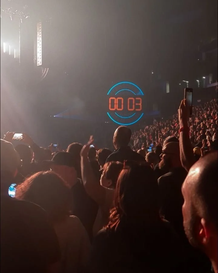 I have very few words for this incredible concert.
- - - 
@weezer Voyage to the Blue Planet Tour part 1