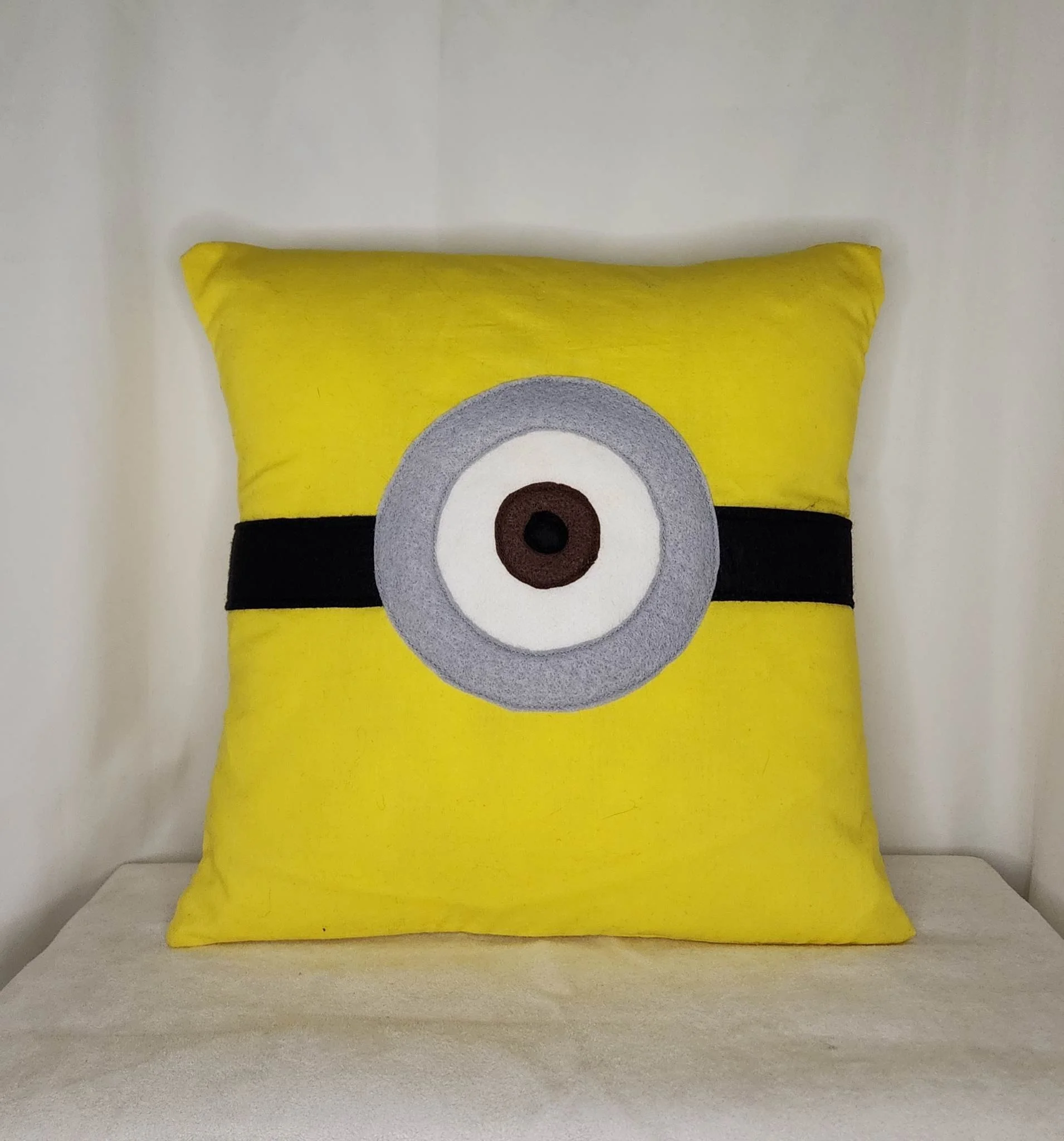 Minion Pillow — Sewing and More
