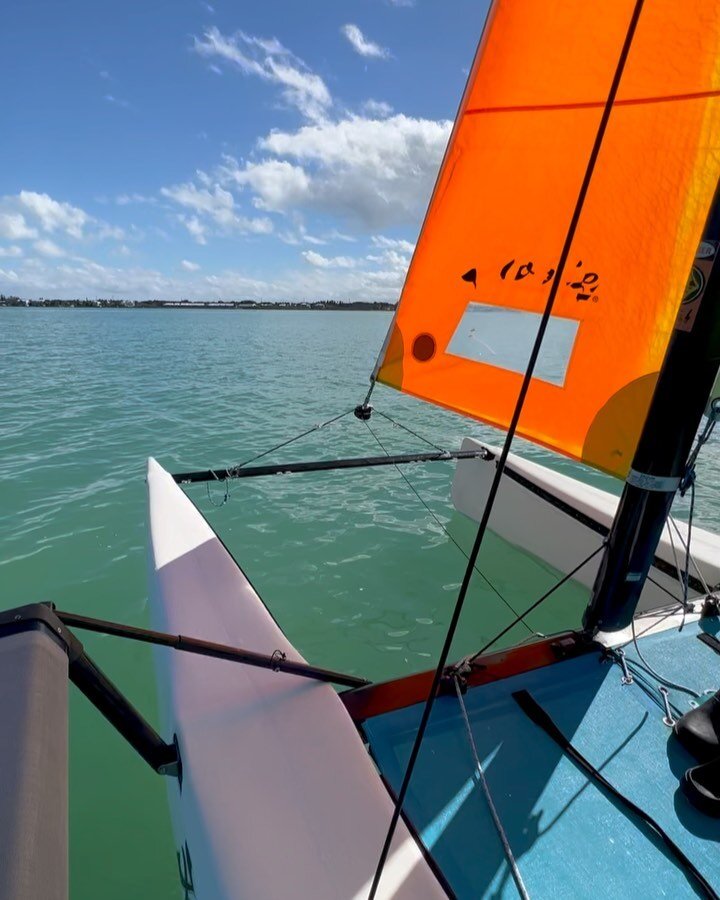 The winds were key to a great day on a cat in the Keys!&nbsp;&nbsp;Wind pipes up over 10kts with some white caps forming.&nbsp;&nbsp;

What would a sail be like without a photo of an ATON?&nbsp;&nbsp;Here is one from the inner coastal waterway. You c