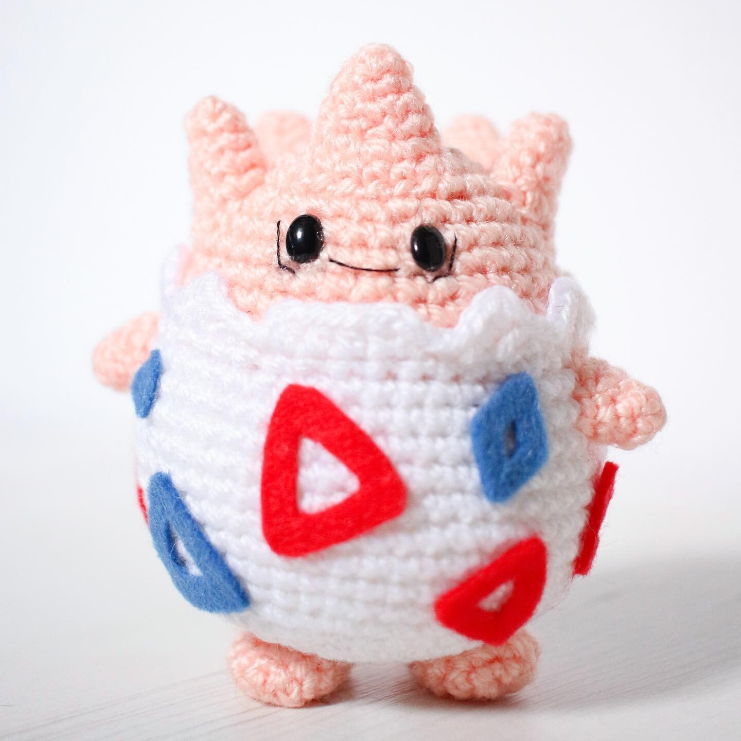 If you want to make a Shiny Togepi there&rsquo;s a new post on my blog with all the stuff you need to know. 

Have a lovely Sunday! 

📍 Pattern: www.loopycathrine.com

#crochet #crochetgirlgang #hekle #hekling #virka #amigurumi #crochetersofinstagra