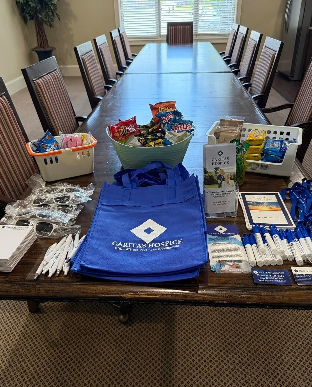 Today, Sandy had the pleasure of introducing the staff at The Phoenix at Lake Lanier to Caritas Hospice with a Shift Change Grab &amp; Go Snack Attack! 💙🍿 We loved getting to meet the team, share a little about Caritas, and brighten the day with so