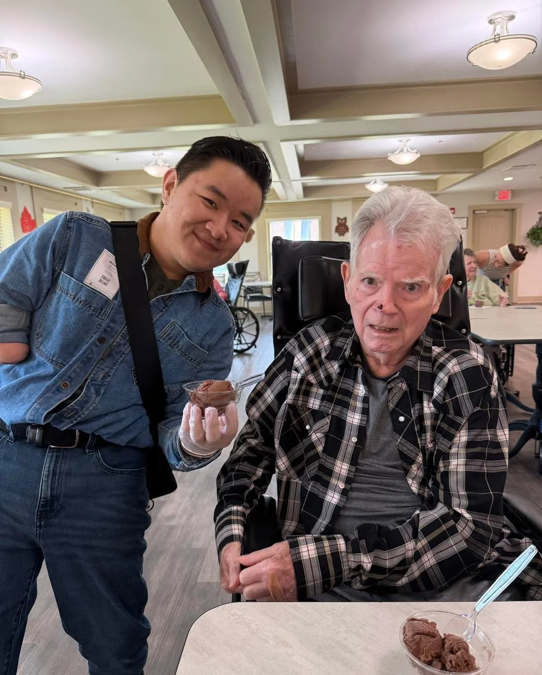 Our amazing volunteers Amy and William brought the fun this afternoon at the Oaks at Hampton! 💙✨ We&rsquo;re so grateful for the joy, laughter, and wonderful memories they help create for our friends. 🥰 #CaritasHospice #HospiceVolunteers
